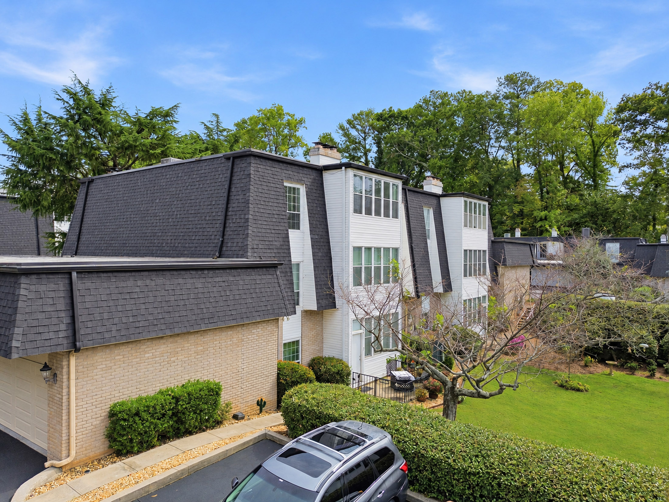  Tucked within The Cloisters in Sandy Springs - 物件實景