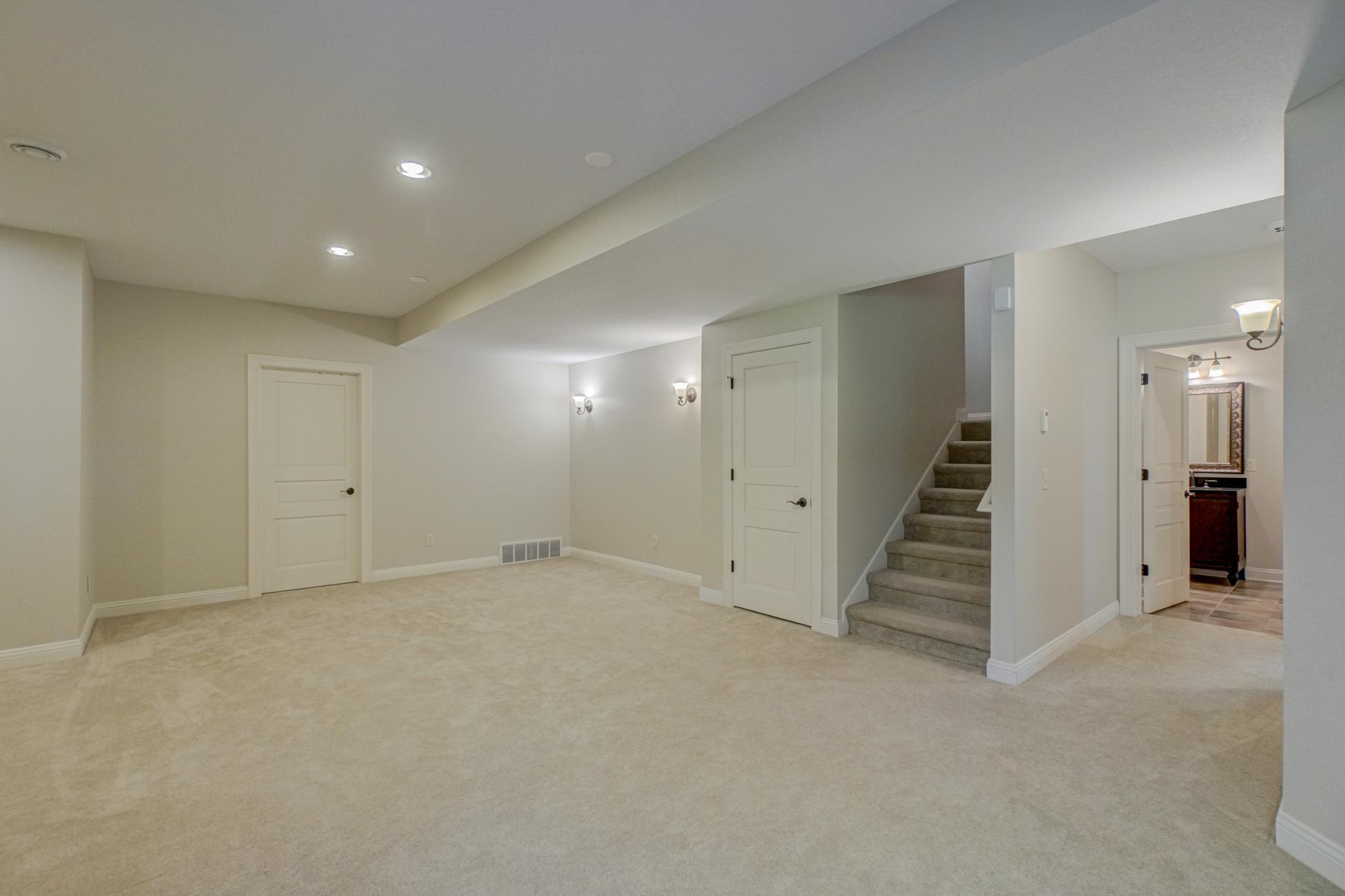 Eau Claire, Wisconsin, 54701, United States, 6 Bedrooms Bedrooms, ,2 BathroomsBathrooms,Residential,For Sale,1992855