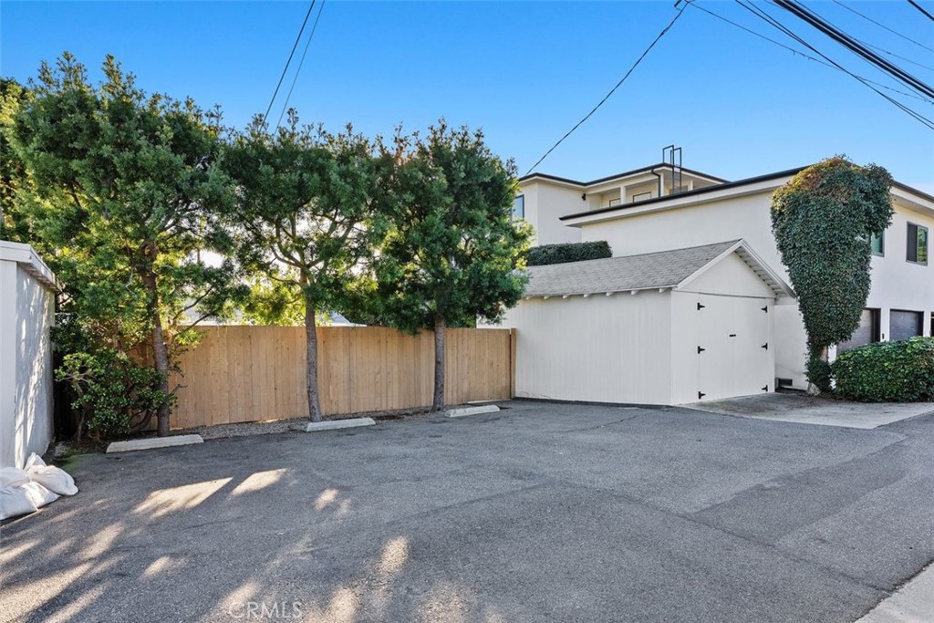 Laguna Beach, California, 92651, United States, 2 Bedrooms Bedrooms, ,1 BathroomBathrooms,Residential,For Sale,2000928