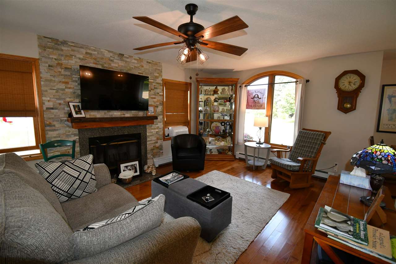 Charlevoix, Michigan, 49720, United States, 5 Bedrooms Bedrooms, ,5 BathroomsBathrooms,Residential,For Sale,1948614