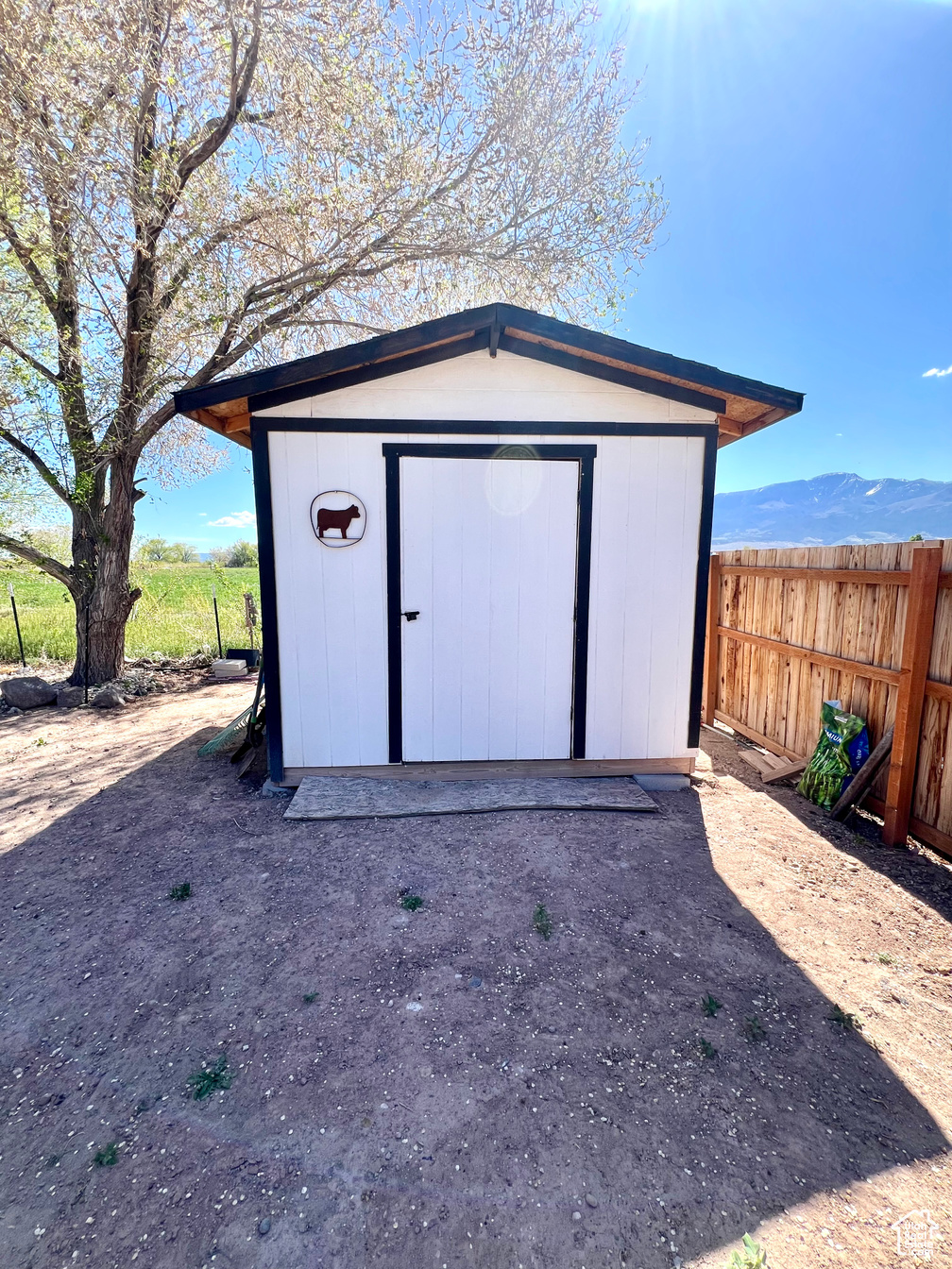 Elsinore, Utah, 84724, United States, 6 Bedrooms Bedrooms, ,4 BathroomsBathrooms,Residential,For Sale,1796854