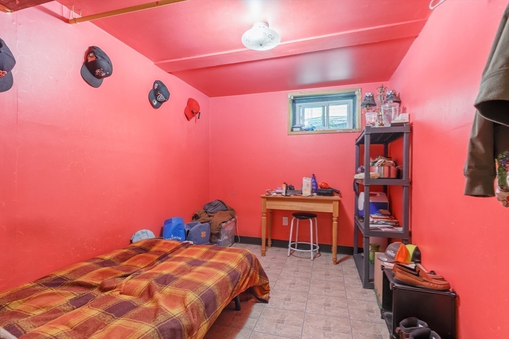 Waltham, Massachusetts, 02451, United States, 3 Bedrooms Bedrooms, ,2 BathroomsBathrooms,Residential,For Sale,1894263