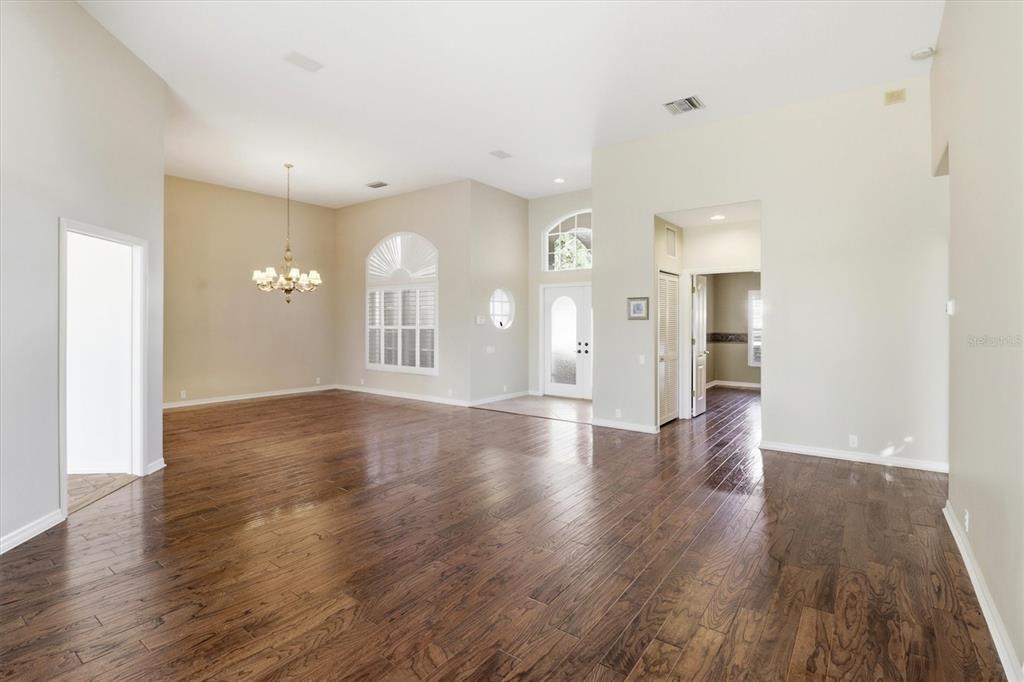 Lake Mary, Florida, 32746, United States, 4 Bedrooms Bedrooms, ,4 BathroomsBathrooms,Residential,For Sale,2000919