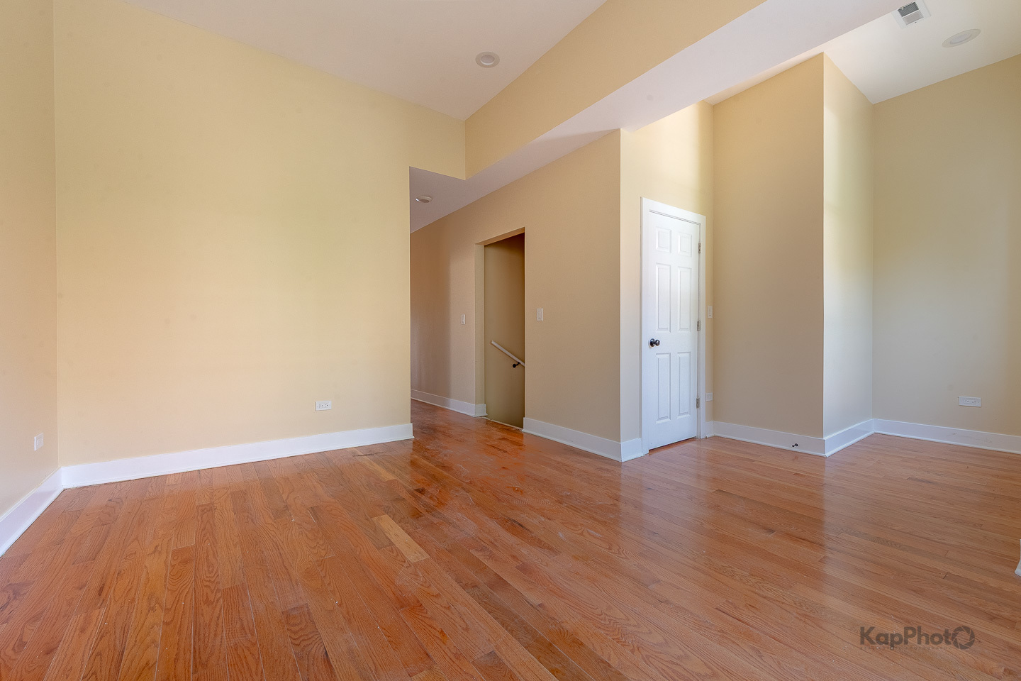 Chicago, Illinois, 60624, United States, 9 Bedrooms Bedrooms, ,Residential,For Sale,1979819