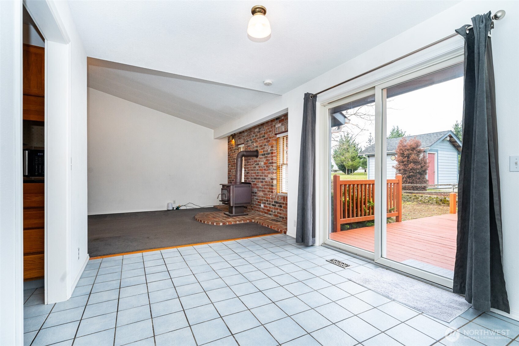 Winlock, Washington, 98596, United States, 3 Bedrooms Bedrooms, ,2 BathroomsBathrooms,Residential,For Sale,2015352