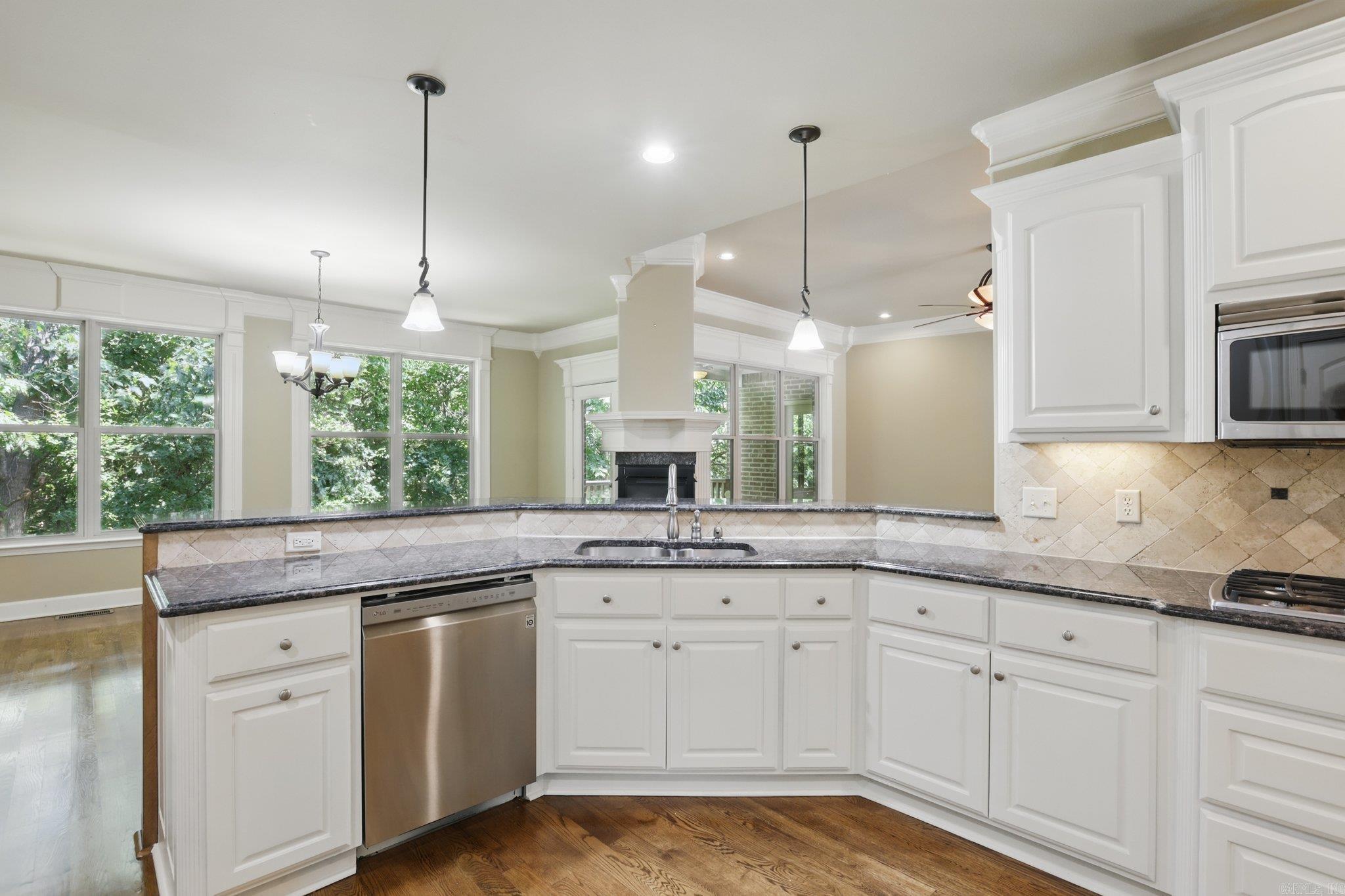 Little Rock, Arkansas, 72211, United States, 4 Bedrooms Bedrooms, ,4 BathroomsBathrooms,Residential,For Sale,1950270