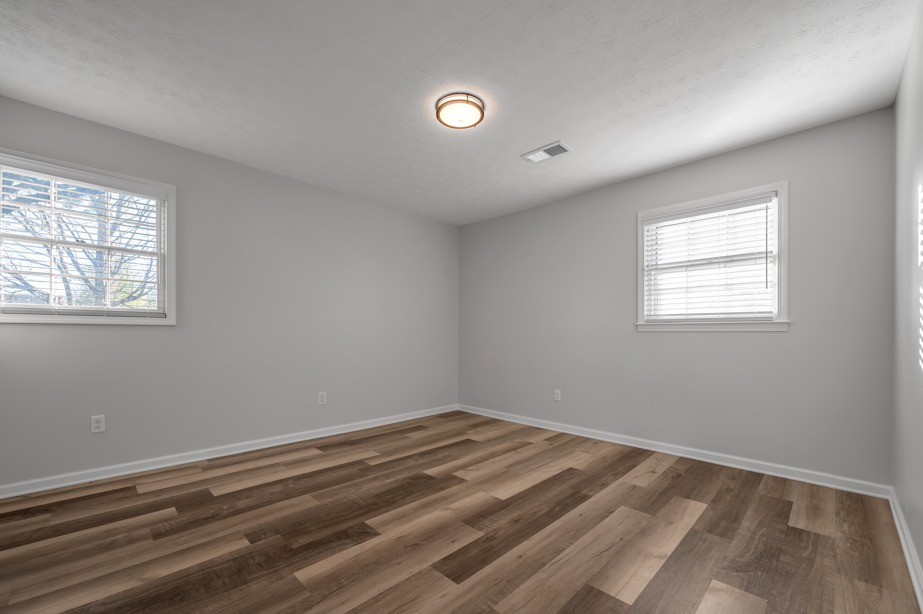  221 Quebec Way - 物件實景