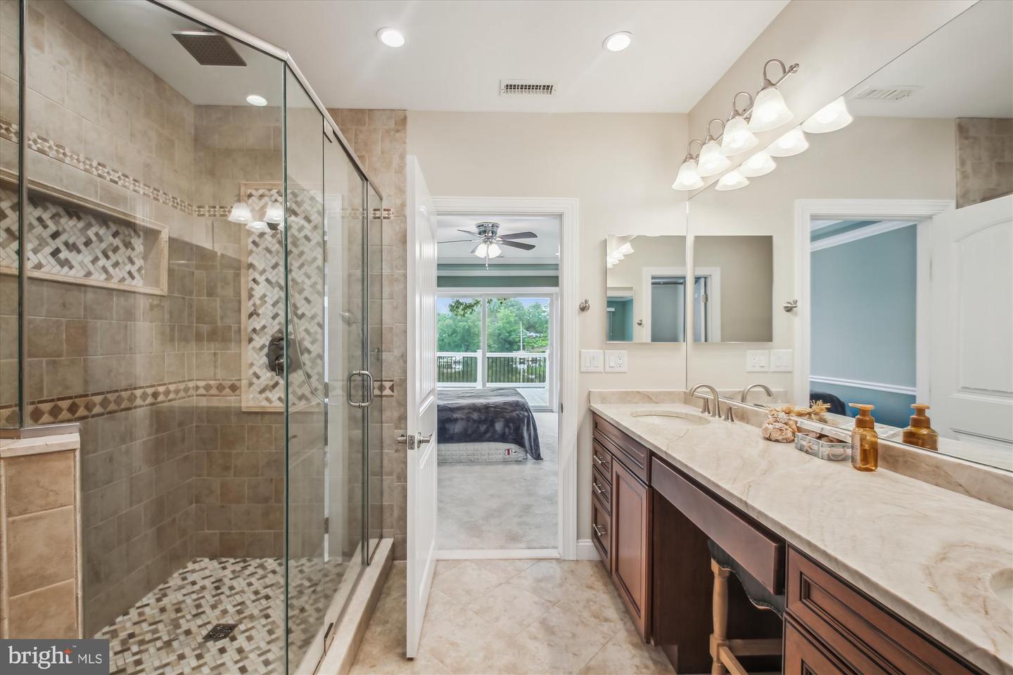 Glen Burnie, Maryland, 21060, United States, 2 Bedrooms Bedrooms, ,4 BathroomsBathrooms,Residential,For Sale,1867358