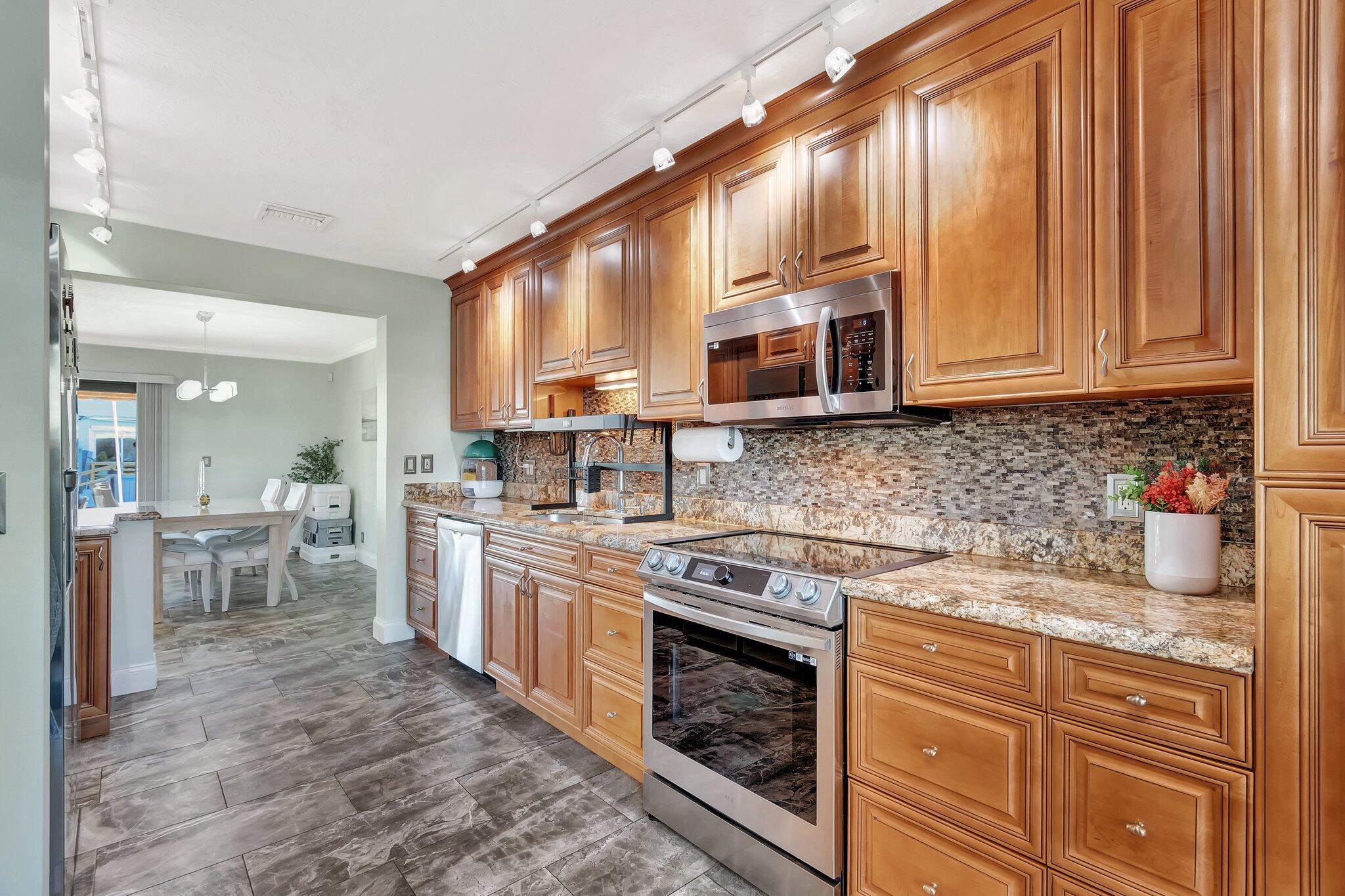 Boynton Beach, Florida, 33435, United States, 2 Bedrooms Bedrooms, ,3 BathroomsBathrooms,Residential,For Sale,1927808
