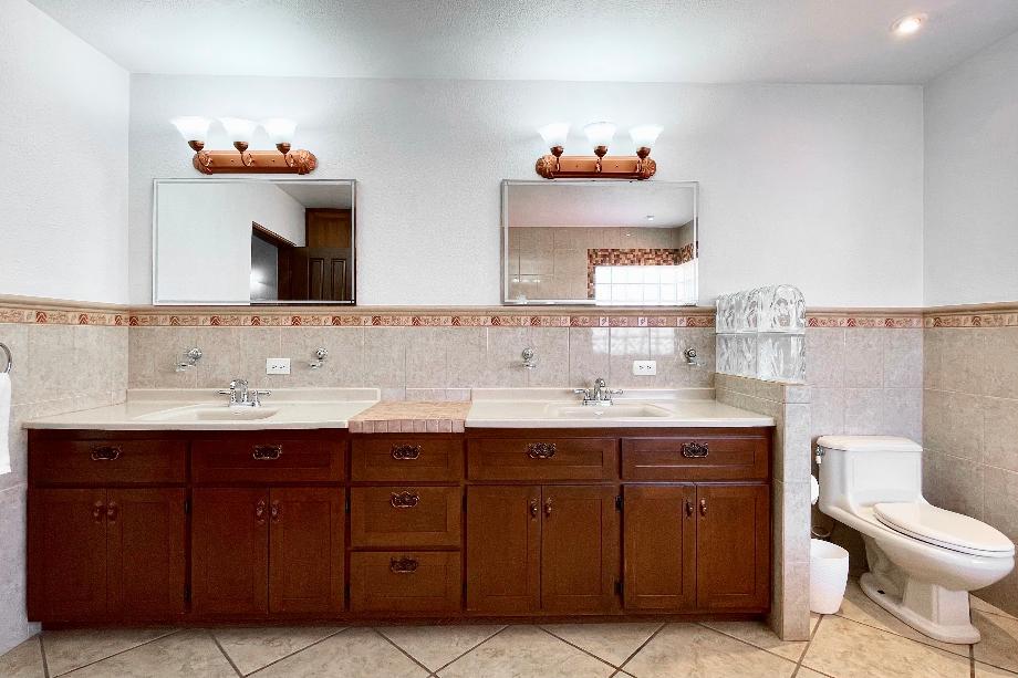 Guaymas, Sonora, 85506, Mexico, 4 Bedrooms Bedrooms, ,2 BathroomsBathrooms,Residential,For Sale,1918784