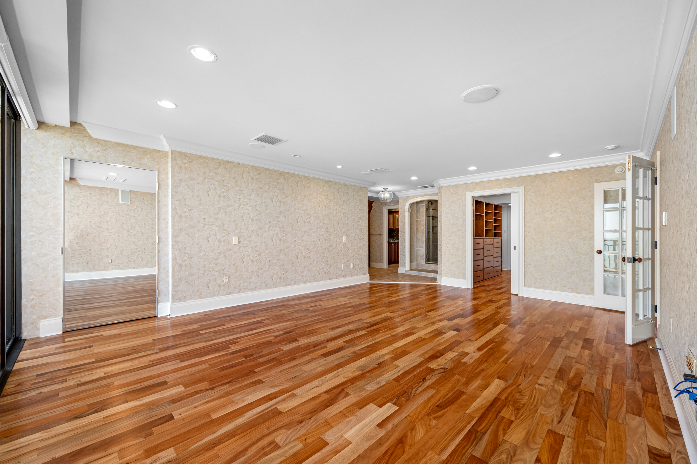 Treasure Island, Florida, 33706, United States, 2 Bedrooms Bedrooms, ,4 BathroomsBathrooms,Residential,For Sale,1830470