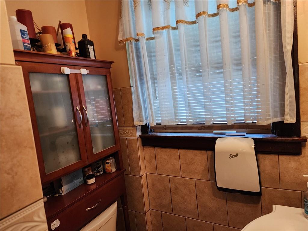 Providence, Rhode Island, 02909, United States, 6 Bedrooms Bedrooms, ,3 BathroomsBathrooms,Residential,For Sale,1944781