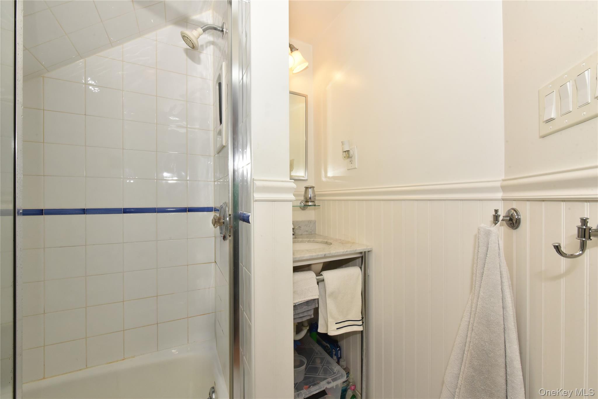  328 38th Road, Douglaston, NY, 11363 - 物件實景