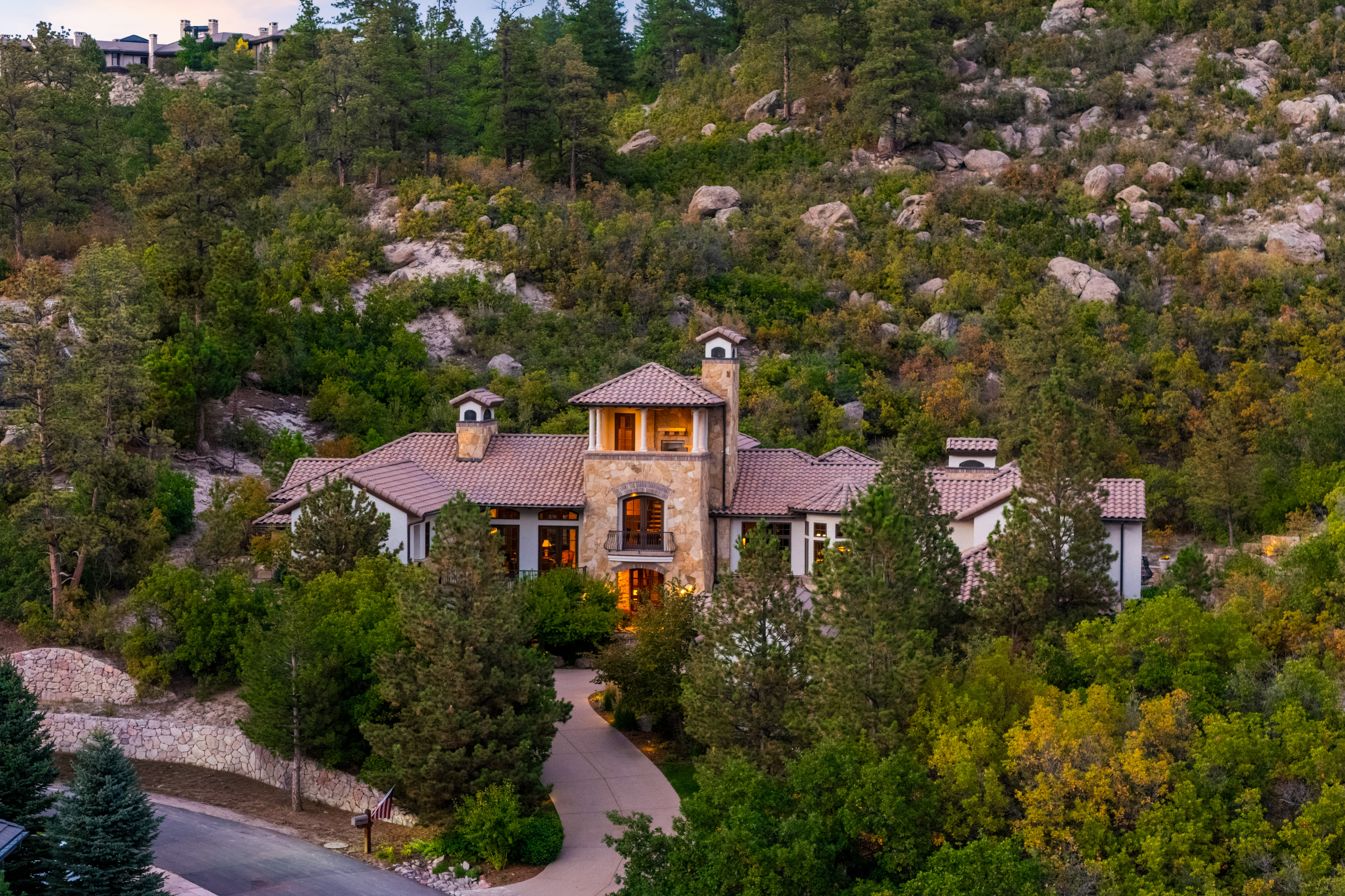  Award-Winning Tuscan-Inspired Estate - 物件實景