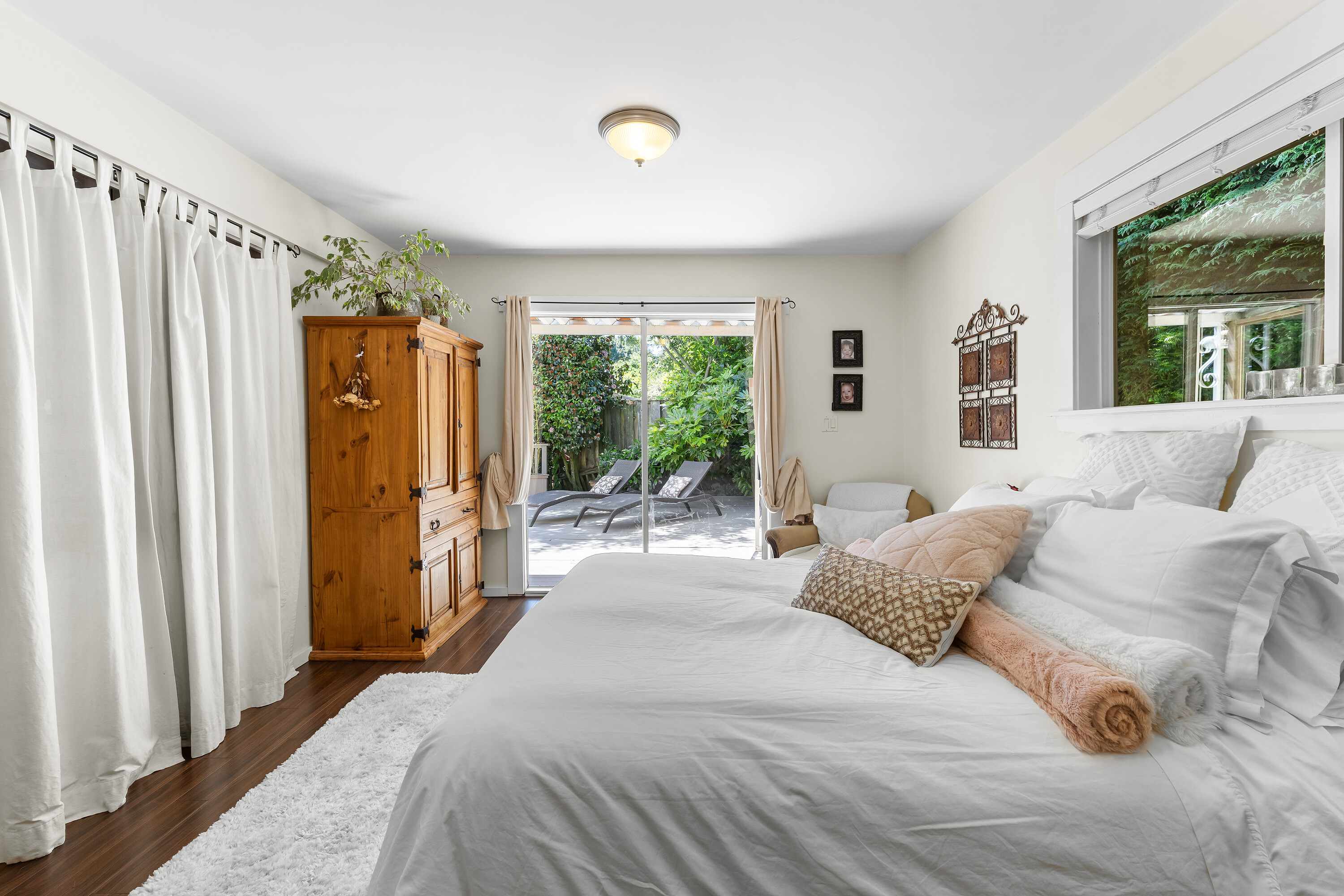  Chic Cordova Bay Home - 物件實景