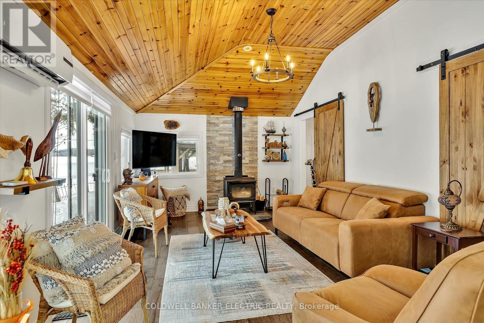 MINDEN HILLS (MINDEN), Ontario, K0M 2K0, CA, 2 Bedrooms Bedrooms, ,1 BathroomBathrooms,Residential,For Sale,1875856