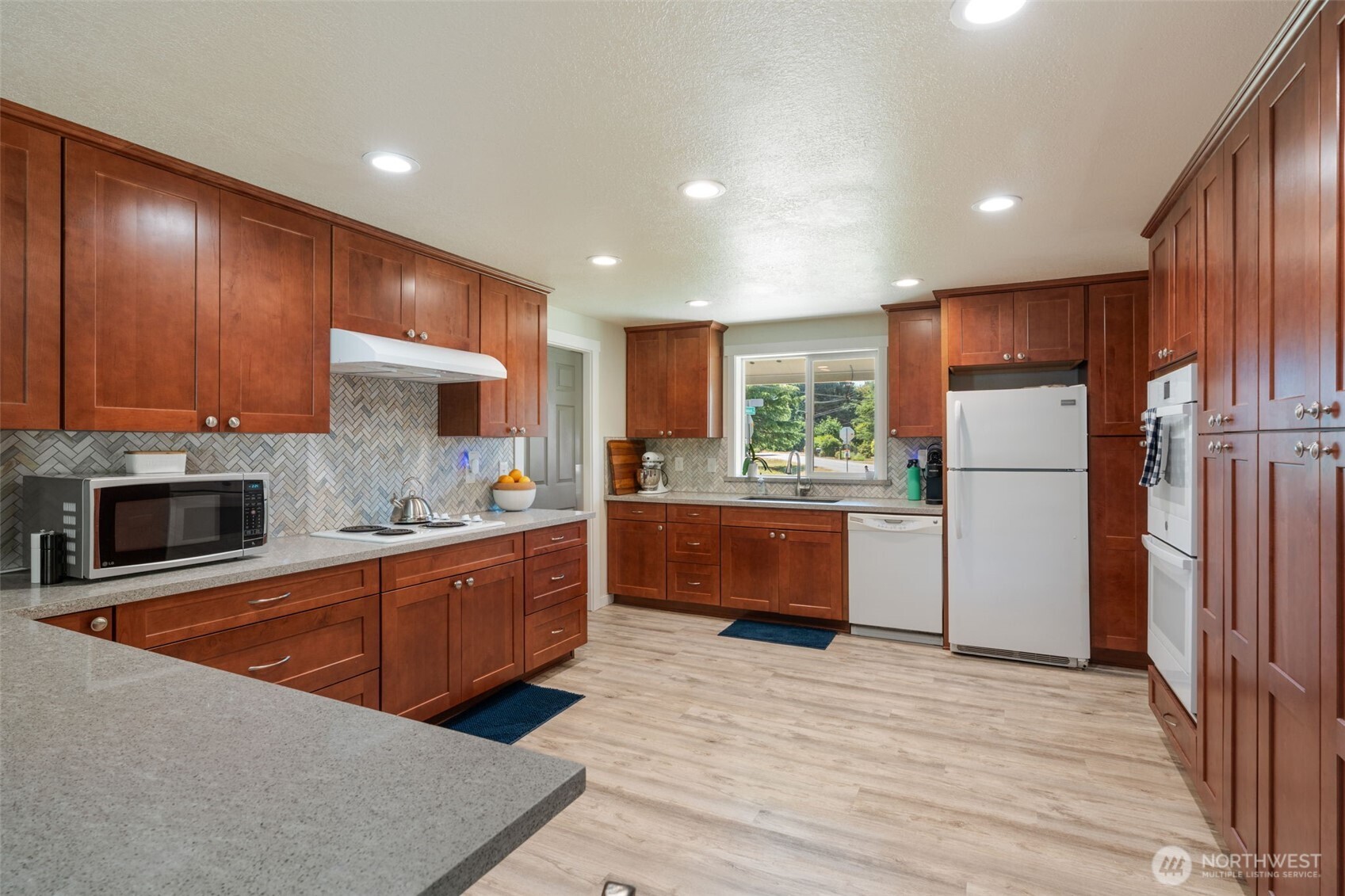 Olympia, Washington, 98512, United States, 3 Bedrooms Bedrooms, ,2 BathroomsBathrooms,Residential,For Sale,1944726