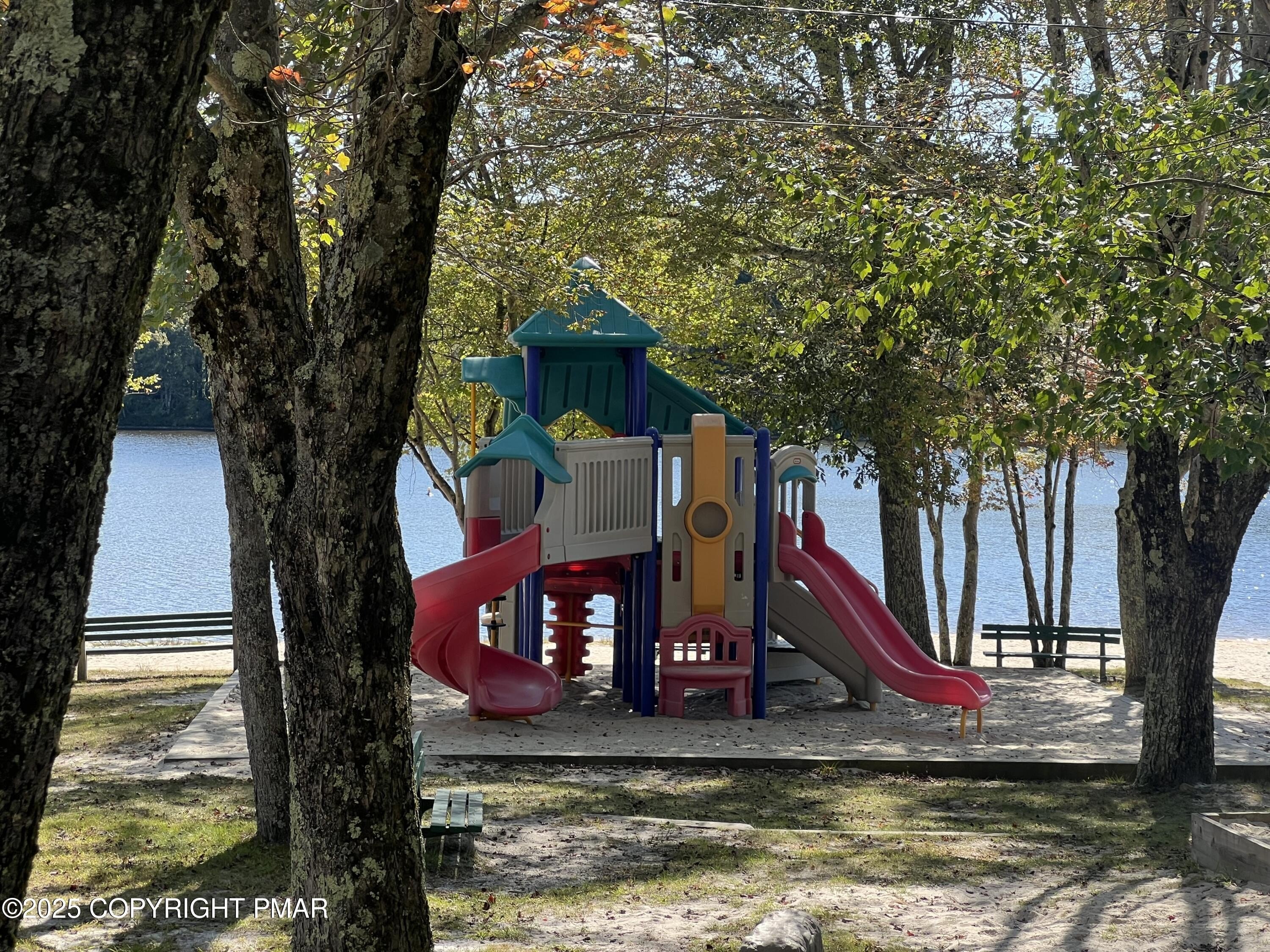 Blakeslee, Pennsylvania, 18610, United States, 4 Bedrooms Bedrooms, ,3 BathroomsBathrooms,Residential,For Sale,1982543