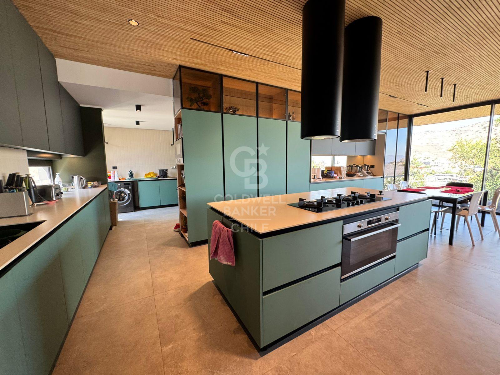 Colina, Chile, 4 Bedrooms Bedrooms, ,4 BathroomsBathrooms,Residential,For Sale,1690694