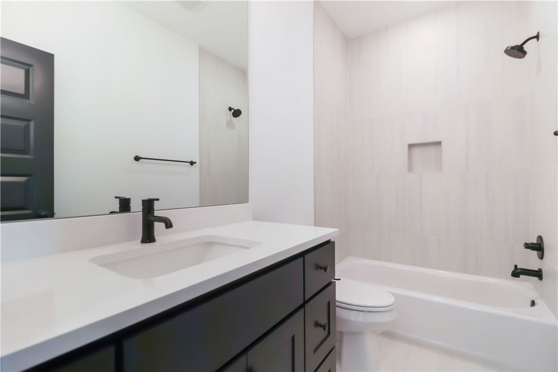 Bentonville, Arkansas, 72713, United States, 4 Bedrooms Bedrooms, ,3 BathroomsBathrooms,Residential,For Sale,1989586