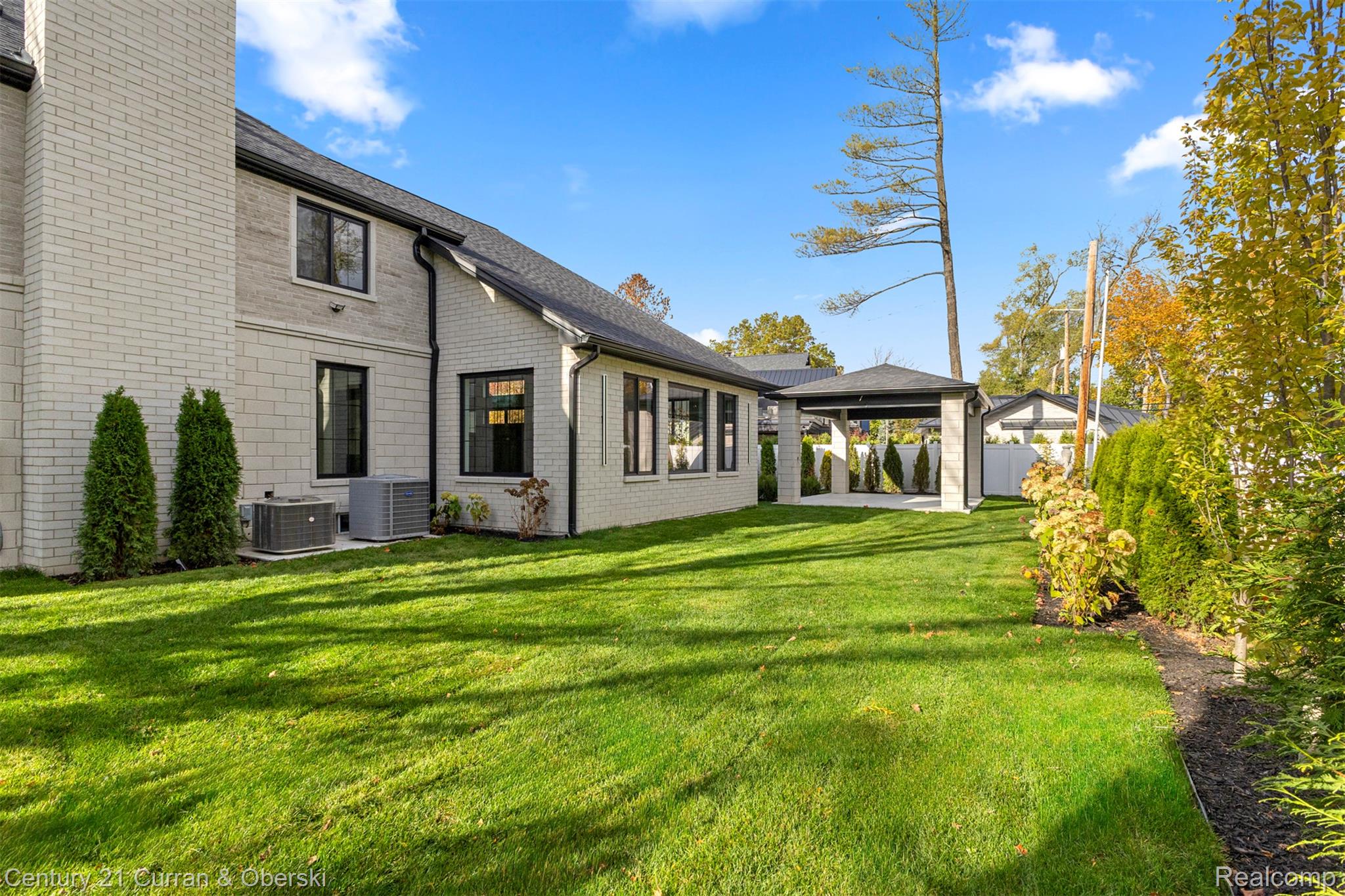 Dearborn, Michigan, 48128, United States, 5 Bedrooms Bedrooms, ,5 BathroomsBathrooms,Residential,For Sale,2030794