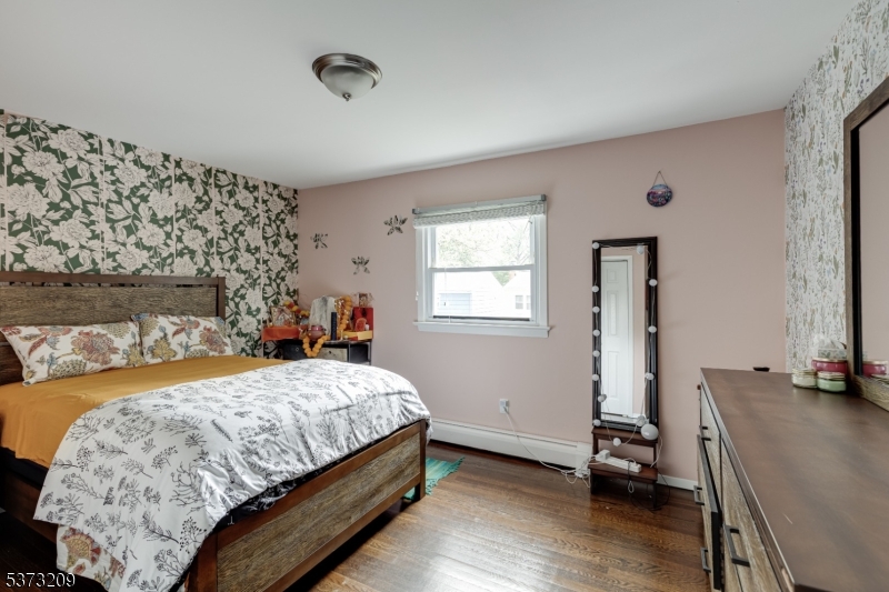 Scotch Plains Twp., New Jersey, 07076, United States, 4 Bedrooms Bedrooms, ,2 BathroomsBathrooms,Residential,For Sale,1900897
