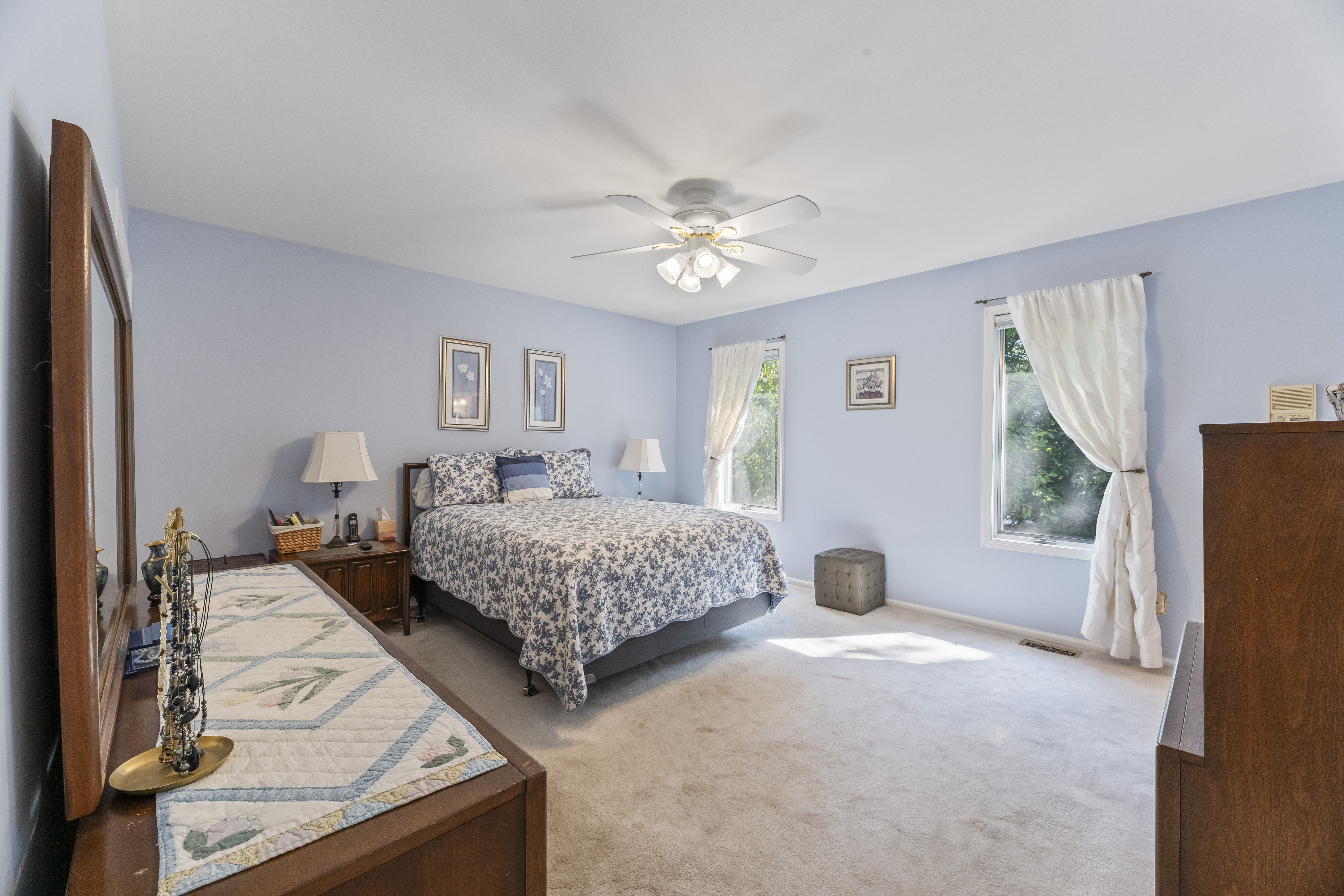 Keyport, New Jersey, 07735, United States, 2 Bedrooms Bedrooms, ,3 BathroomsBathrooms,Residential,For Sale,1914240