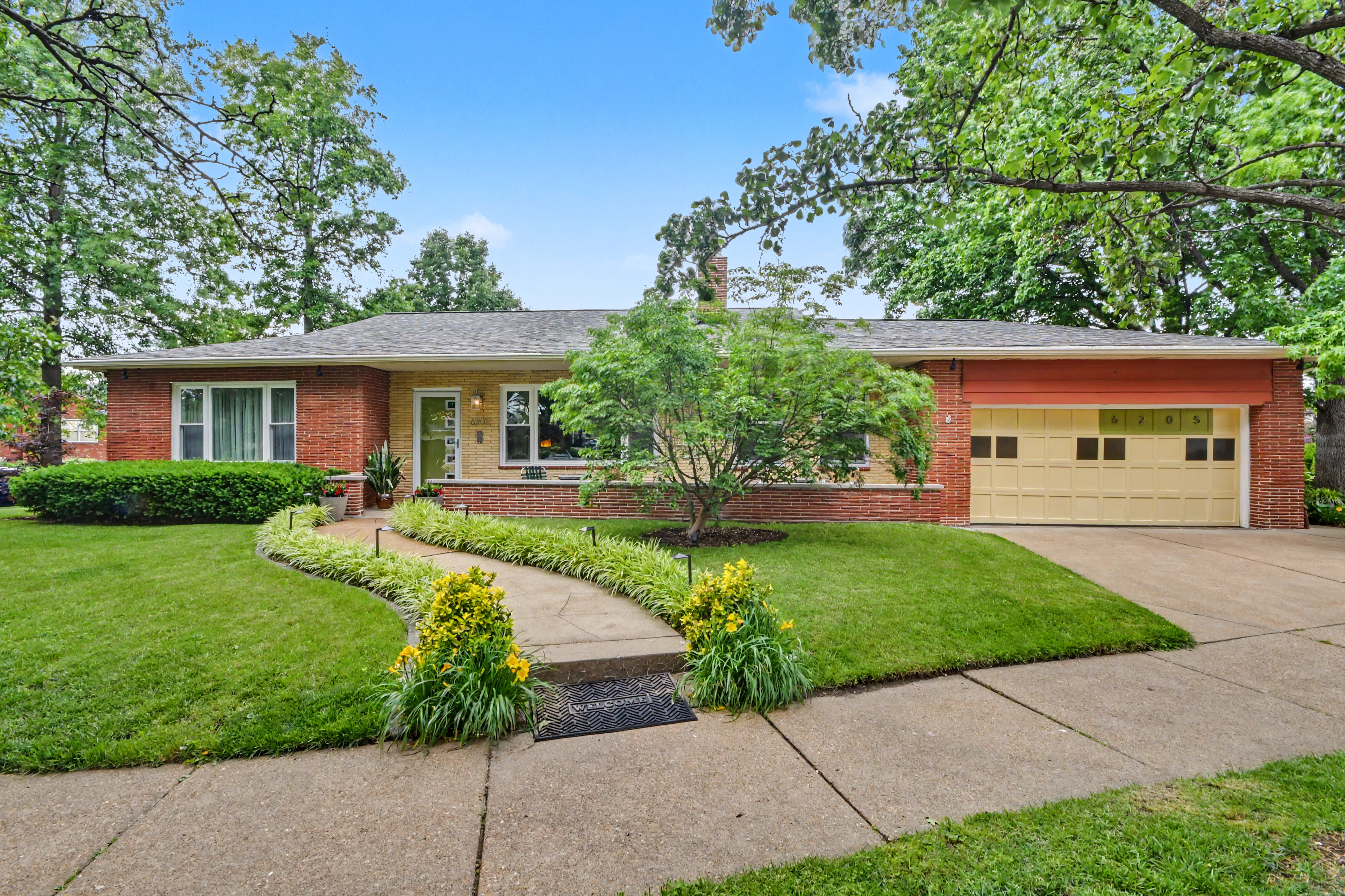  You’ll fall in love with this charming midcentury ranch. - 物件實景