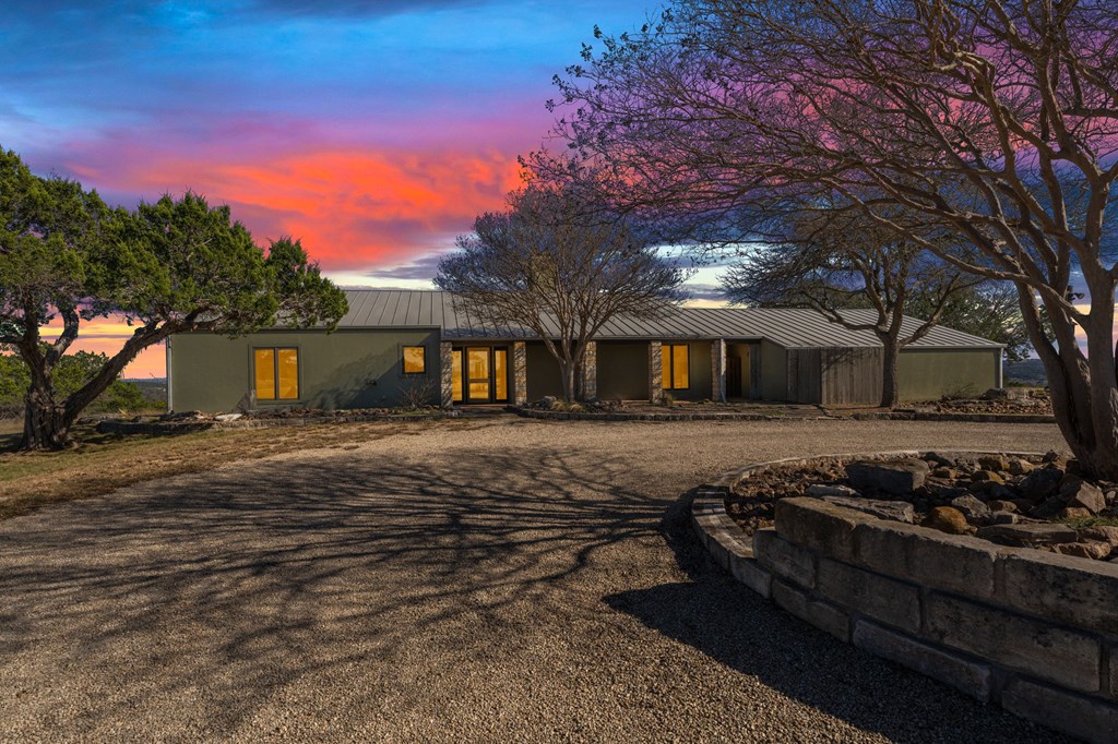 Kerrville, Texas, 78028, United States, 4 Bedrooms Bedrooms, ,5 BathroomsBathrooms,Residential,For Sale,1740072