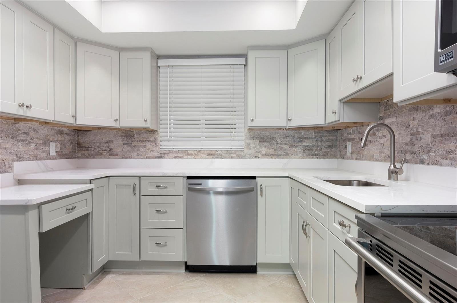 CLEARWATER BEACH, Florida, 33767, United States, 2 Bedrooms Bedrooms, ,2 BathroomsBathrooms,Residential,For Sale,2005374