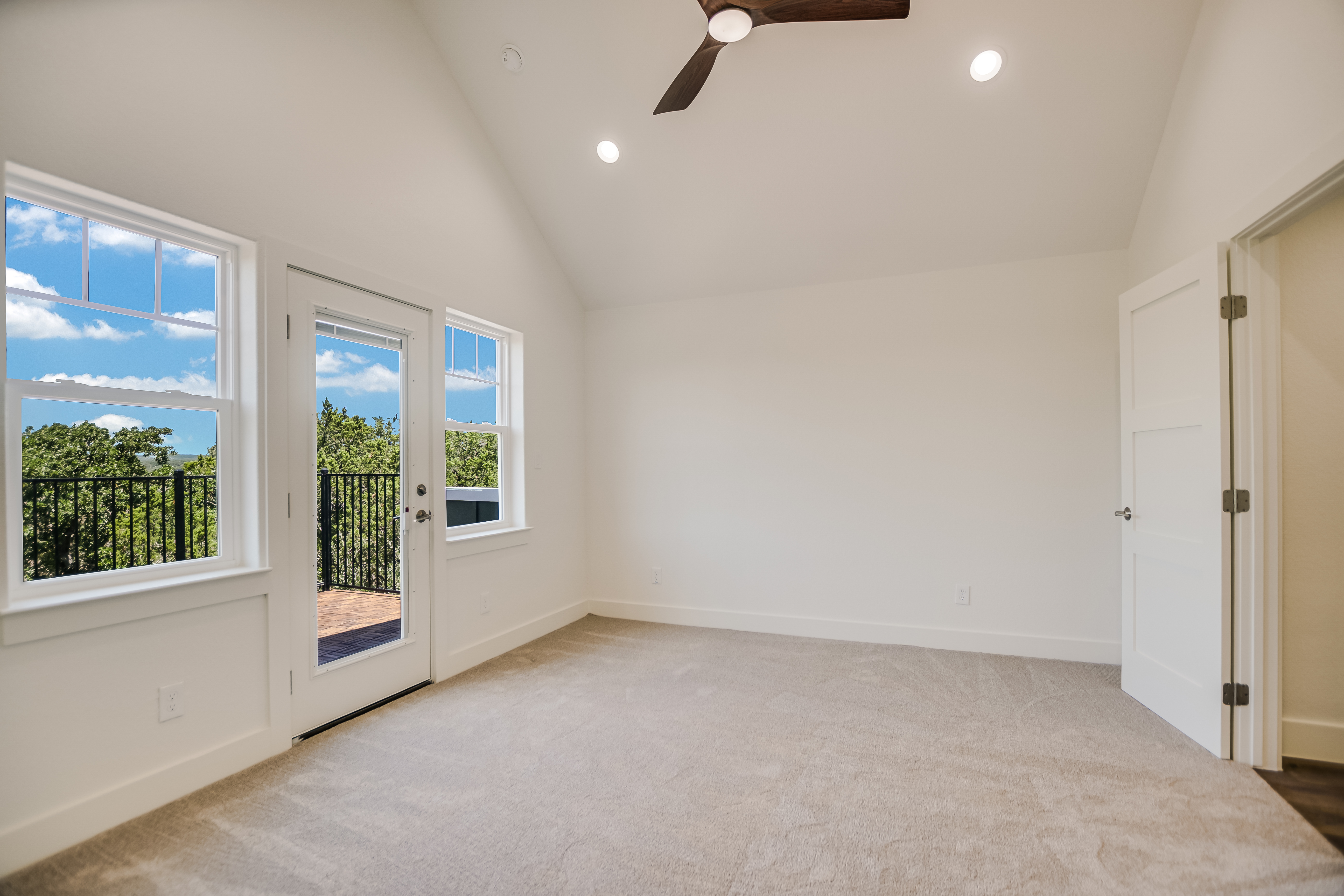  Exquisite New Construction in the Serene Woodcreek of Wimberley - 物件實景