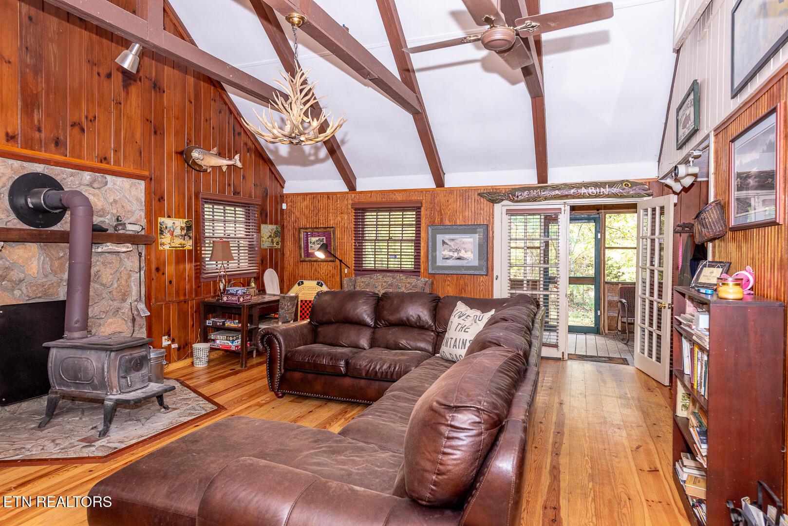 Townsend, Tennessee, 37882, United States, 1 Bedroom Bedrooms, ,1 BathroomBathrooms,Residential,For Sale,1973963