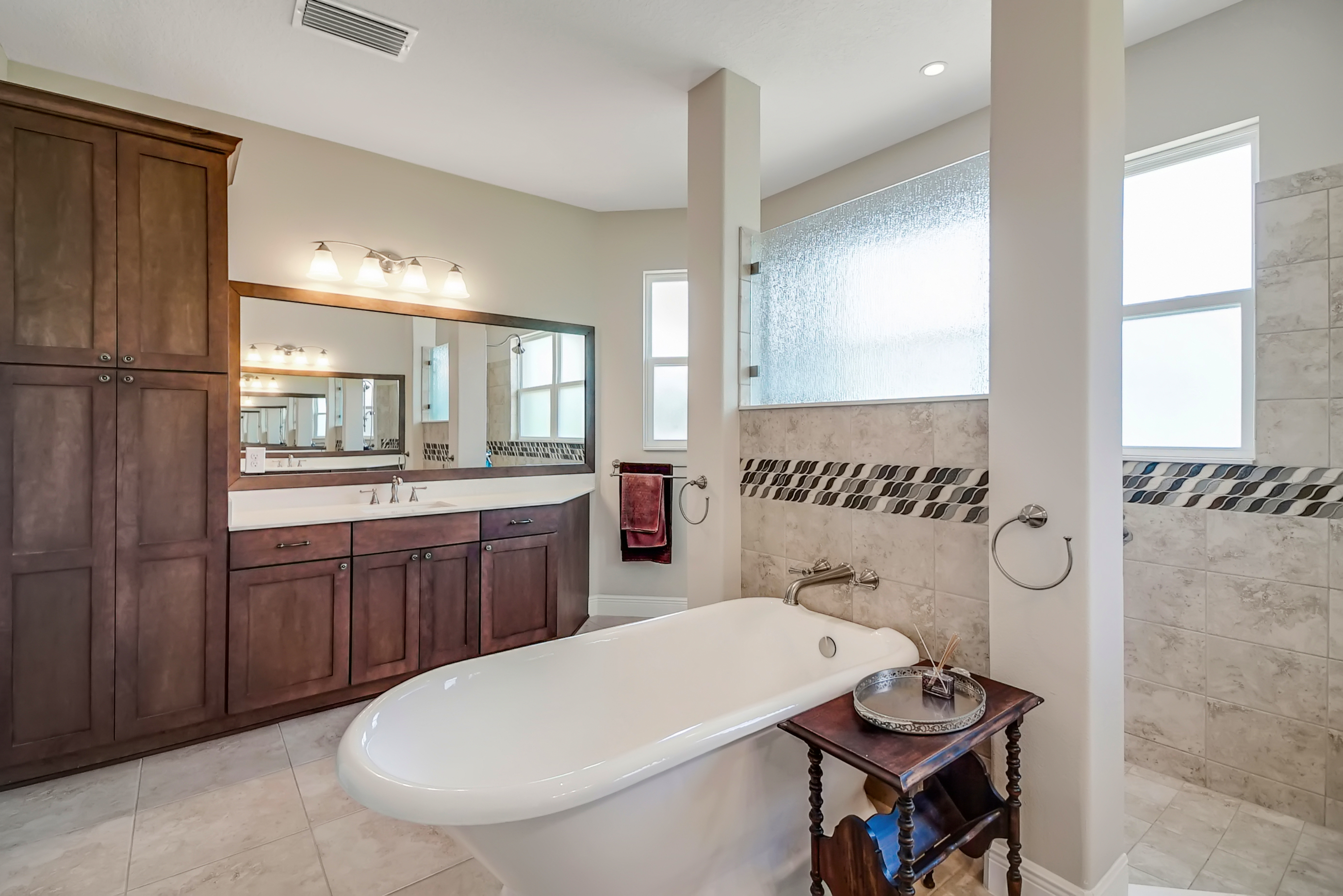 Lady Lake, Florida, 32159, United States, 4 Bedrooms Bedrooms, ,3 BathroomsBathrooms,Residential,For Sale,1945025