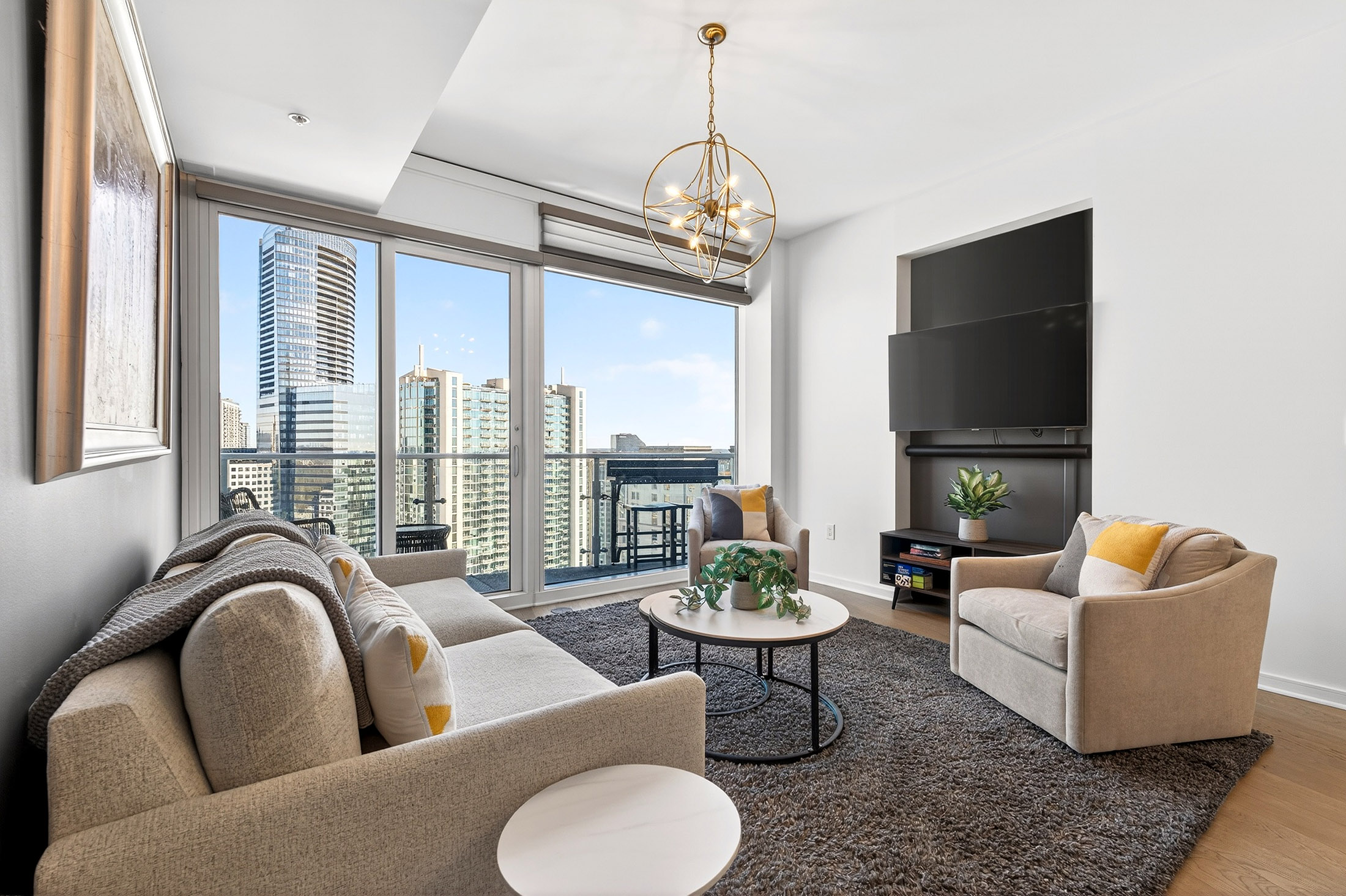  Refined Two Bedroom Residence with Sweeping Skyline Views - 物件實景