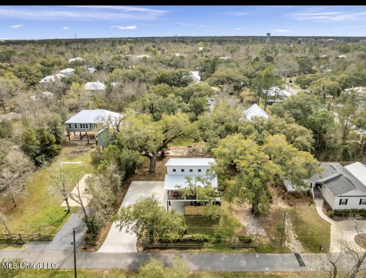 Bay Saint Louis, Mississippi, 39520, United States, 2 Bedrooms Bedrooms, ,2 BathroomsBathrooms,Residential,For Sale,1968708