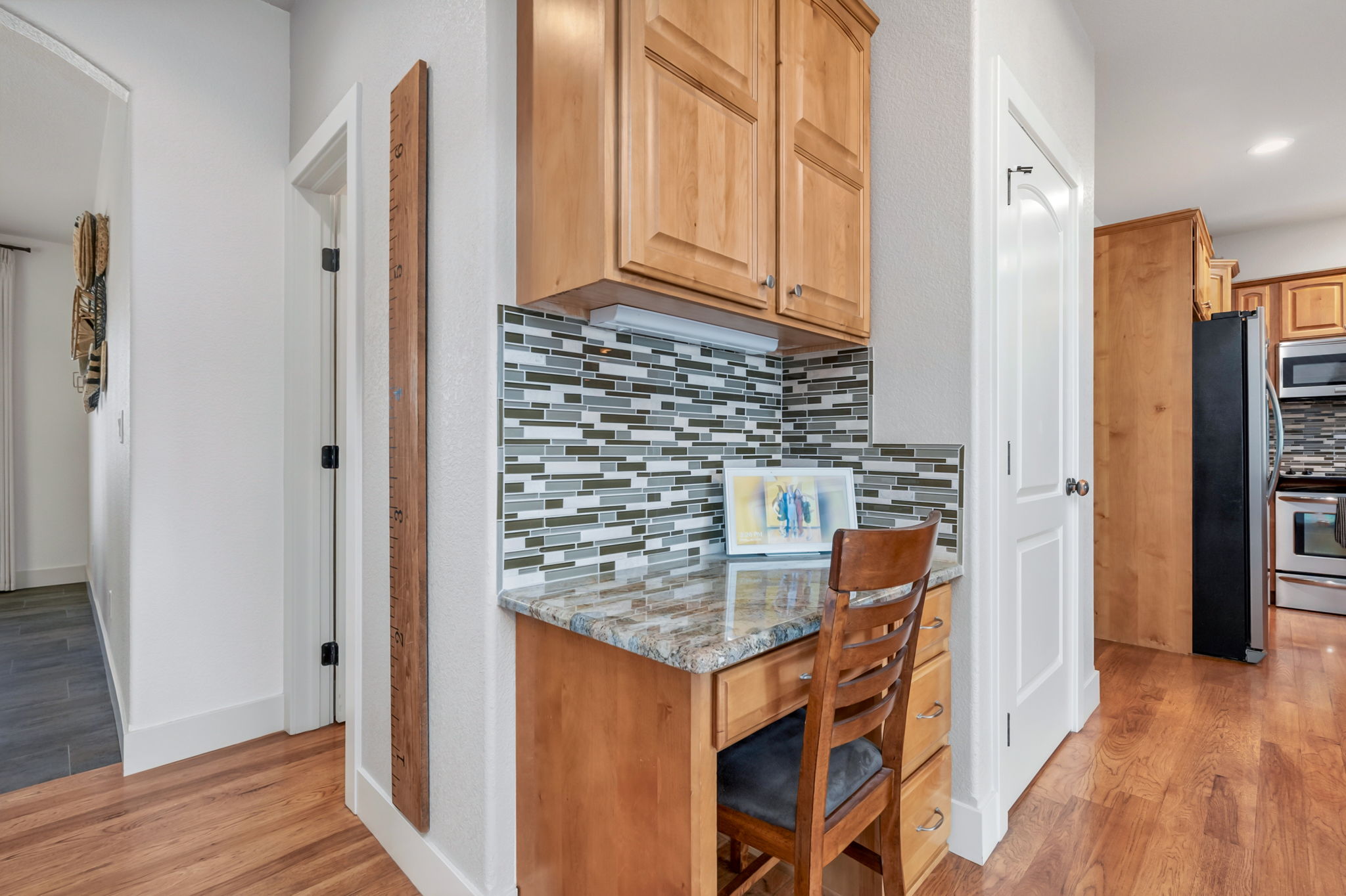  Great 2 Story With Main Floor Master Located Between Raindance and Pelican Lakes - 物件實景