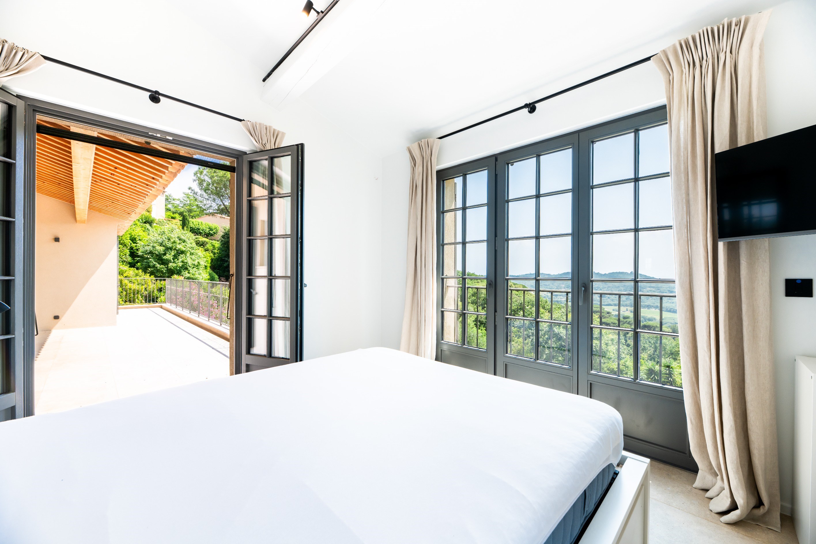  Contemporary bastide with open views and glimpse of the sea walking distance to… - 物件實景