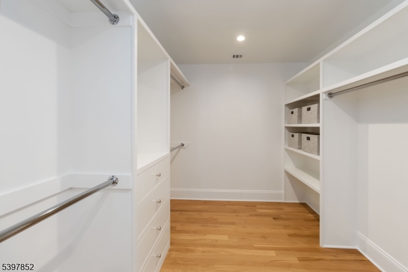 Chatham Twp., New Jersey, 07928, United States, 7 Bedrooms Bedrooms, ,8 BathroomsBathrooms,Residential,For Sale,1995947