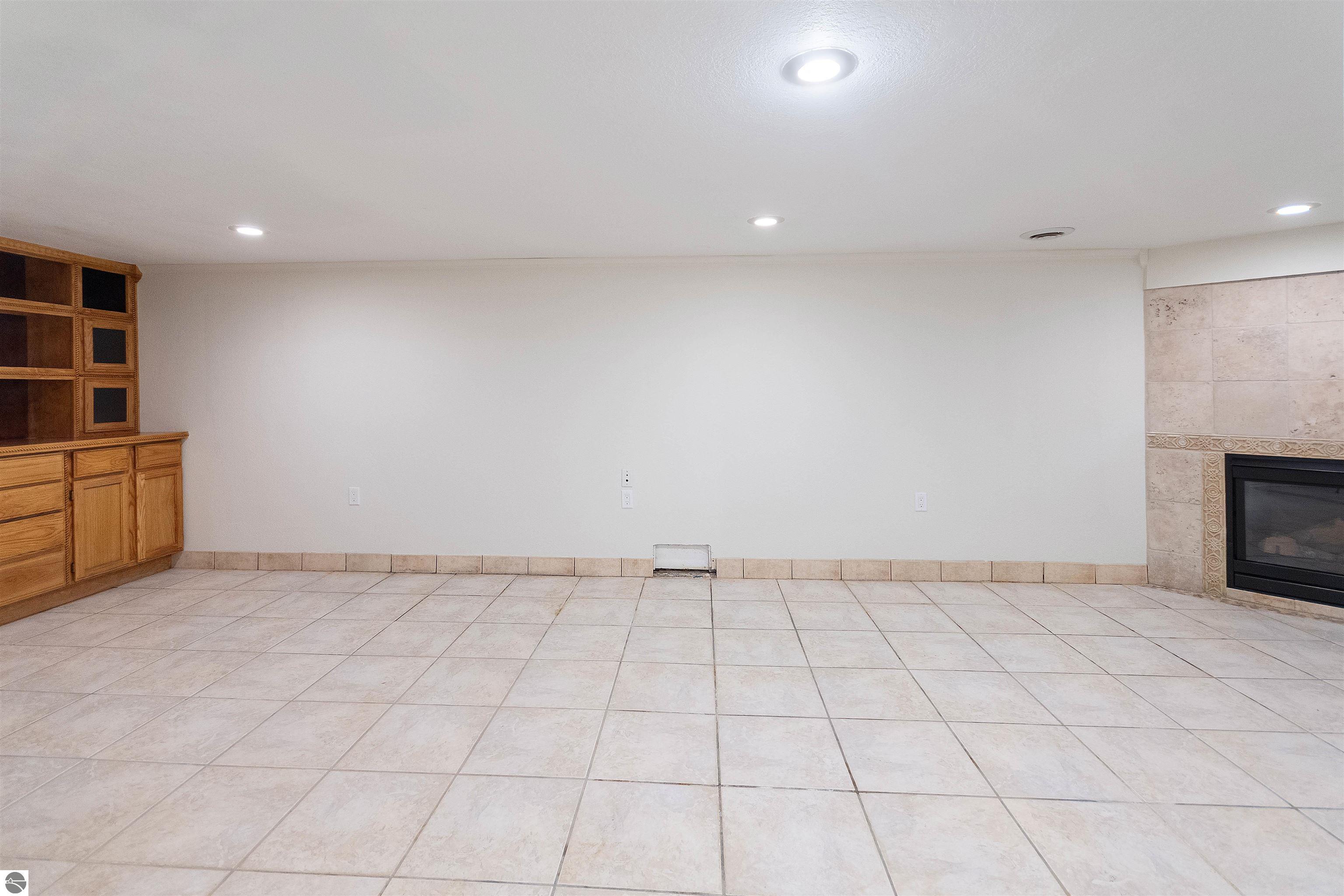 Traverse City, Michigan, 49686, United States, 4 Bedrooms Bedrooms, ,2 BathroomsBathrooms,Residential,For Sale,1908664