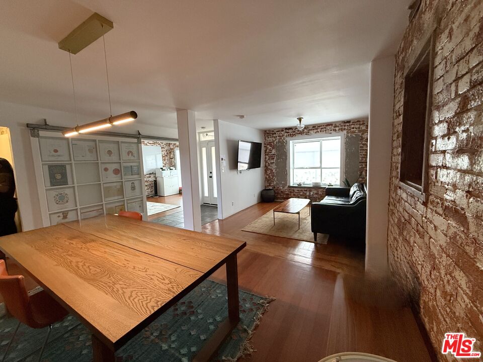 Venice, California, 90291, United States, 2 Bedrooms Bedrooms, ,2 BathroomsBathrooms,Residential,For Sale,1989635