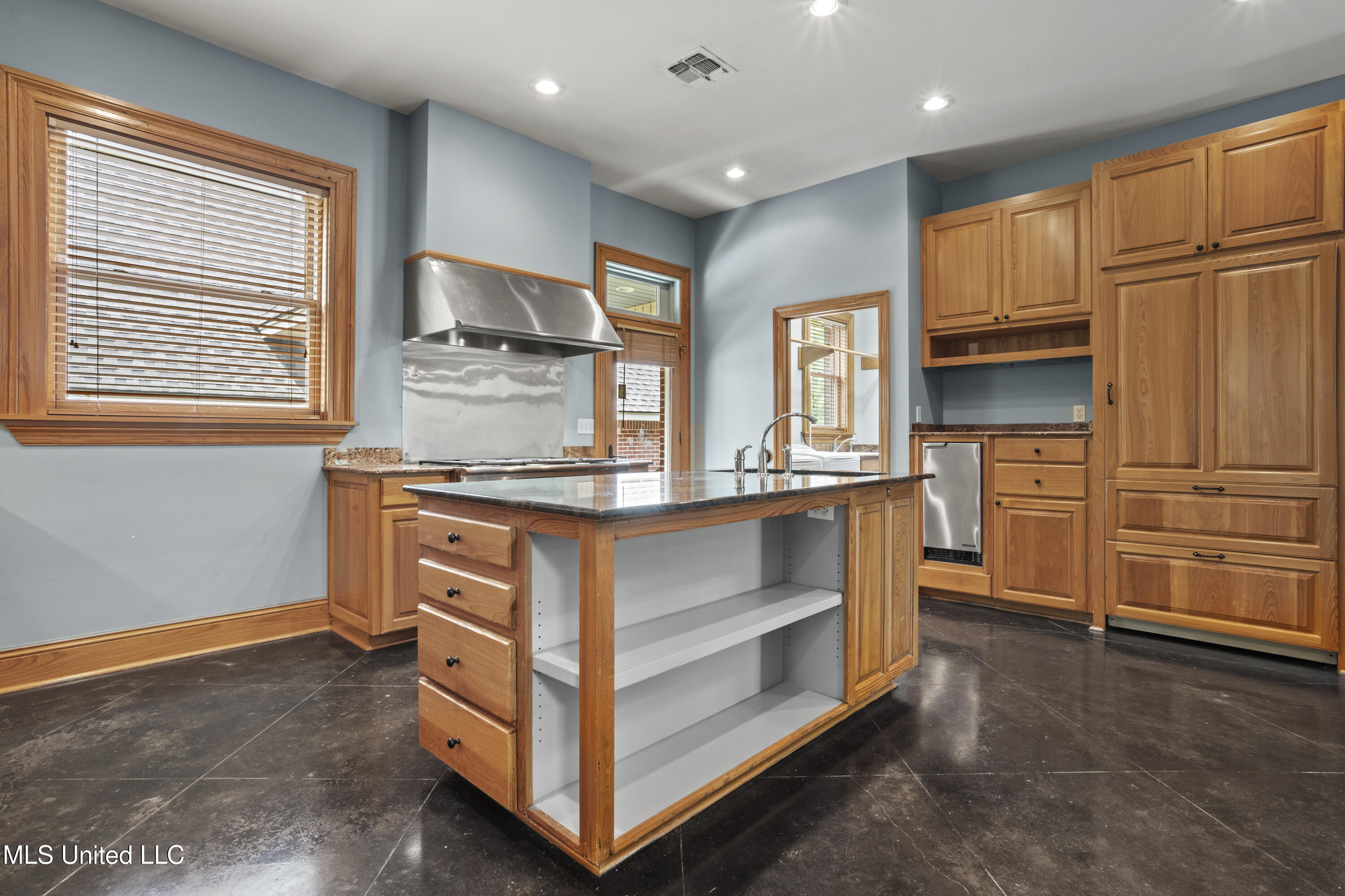 Pass Christian, Mississippi, 39571, United States, 4 Bedrooms Bedrooms, ,3 BathroomsBathrooms,Residential,For Sale,1903520