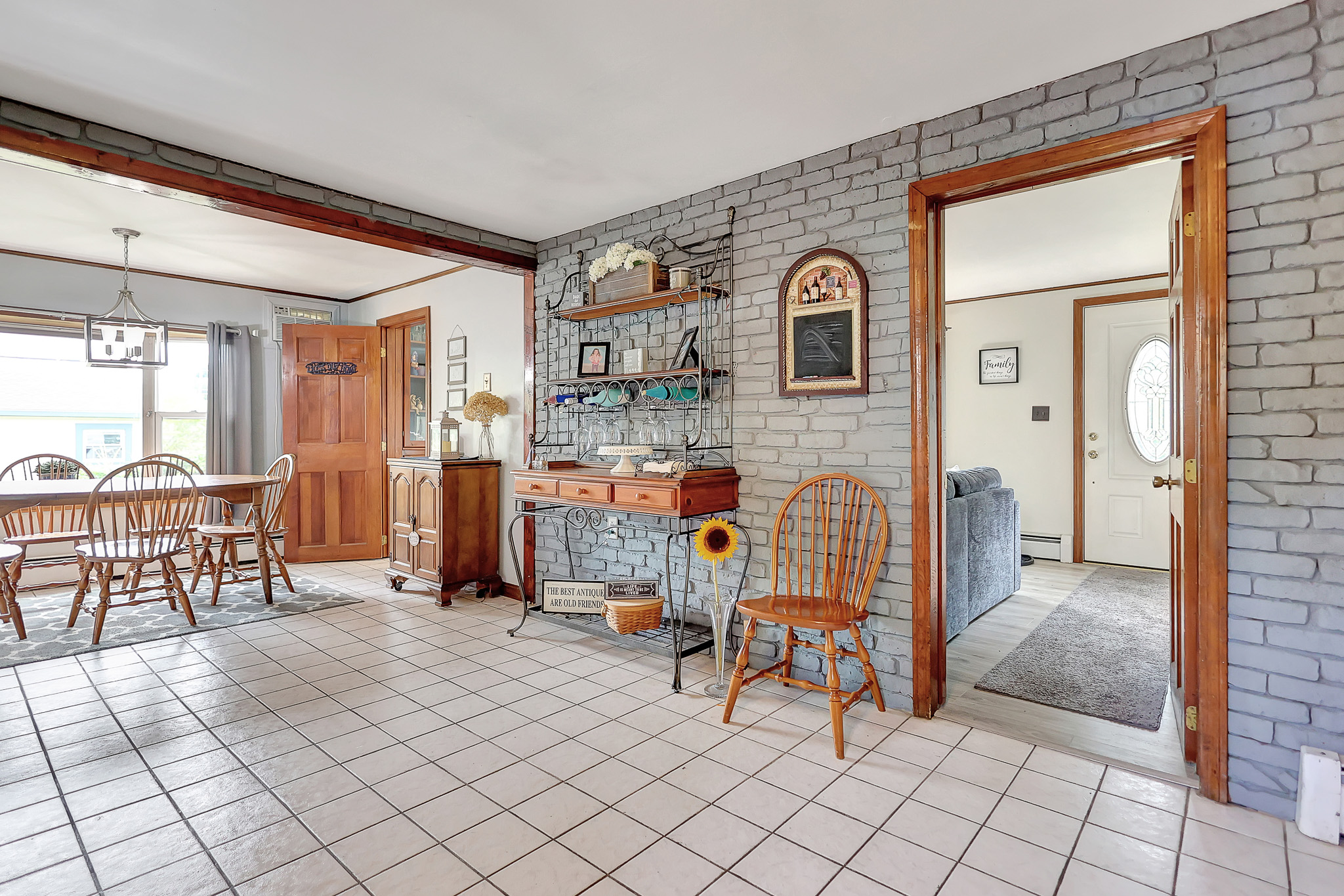 Salem, New Hampshire, 03079, United States, 3 Bedrooms Bedrooms, ,2 BathroomsBathrooms,Residential,For Sale,1942641