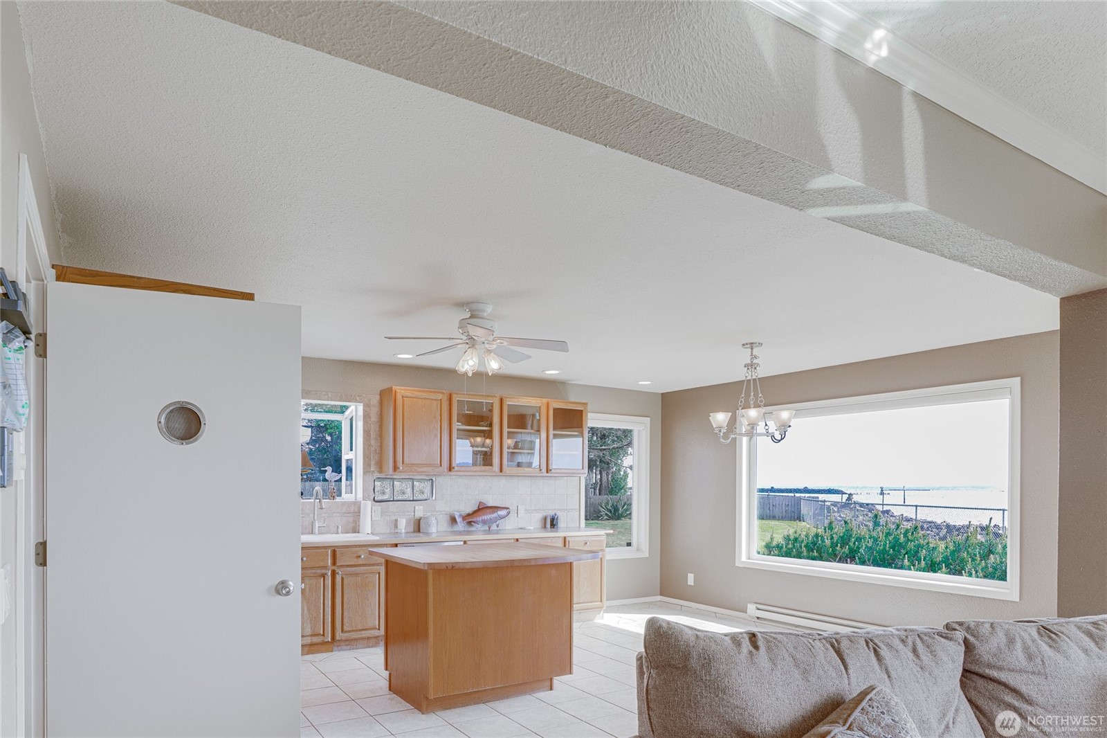 Chinook, Washington, 98614, United States, 2 Bedrooms Bedrooms, ,1 BathroomBathrooms,Residential,For Sale,1822391