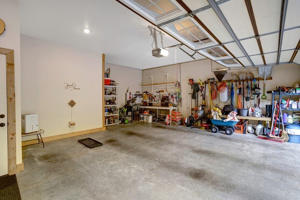 Hiawassee, Georgia, 30546, United States, 4 Bedrooms Bedrooms, ,5 BathroomsBathrooms,Residential,For Sale,1880672