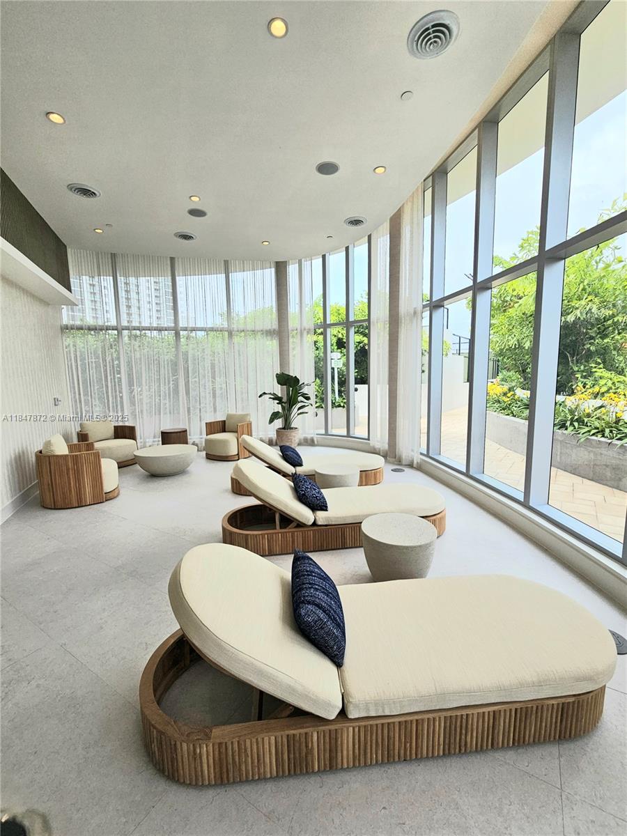 Miami, Florida, 33137, United States, 2 Bedrooms Bedrooms, ,3 BathroomsBathrooms,Residential,For Sale,1903602