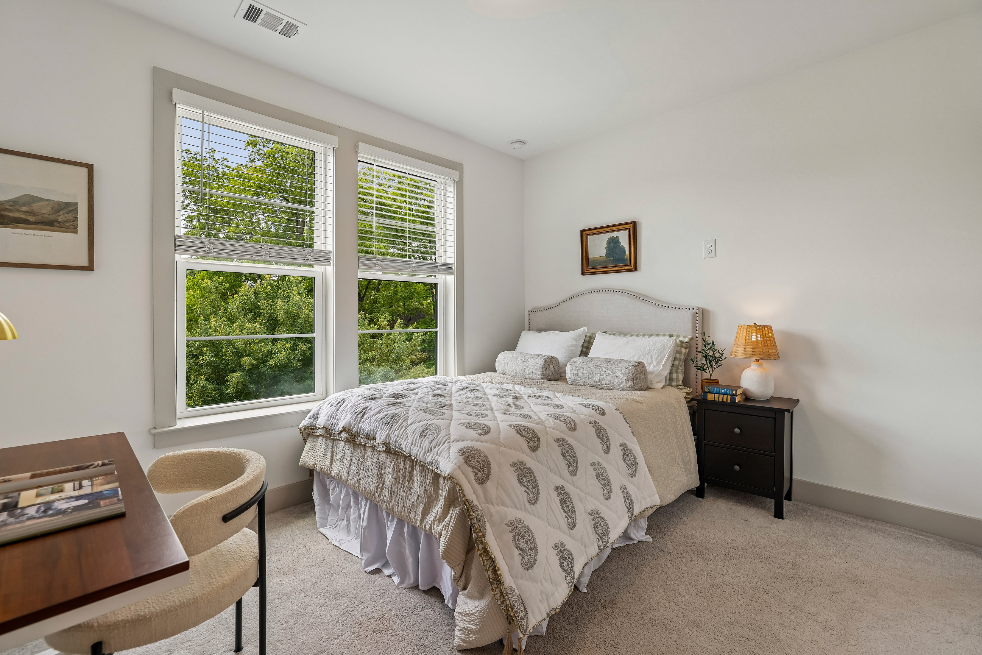  Sunlit Corner Unit Townhome with a Private Rooftop Terrace - 物件實景