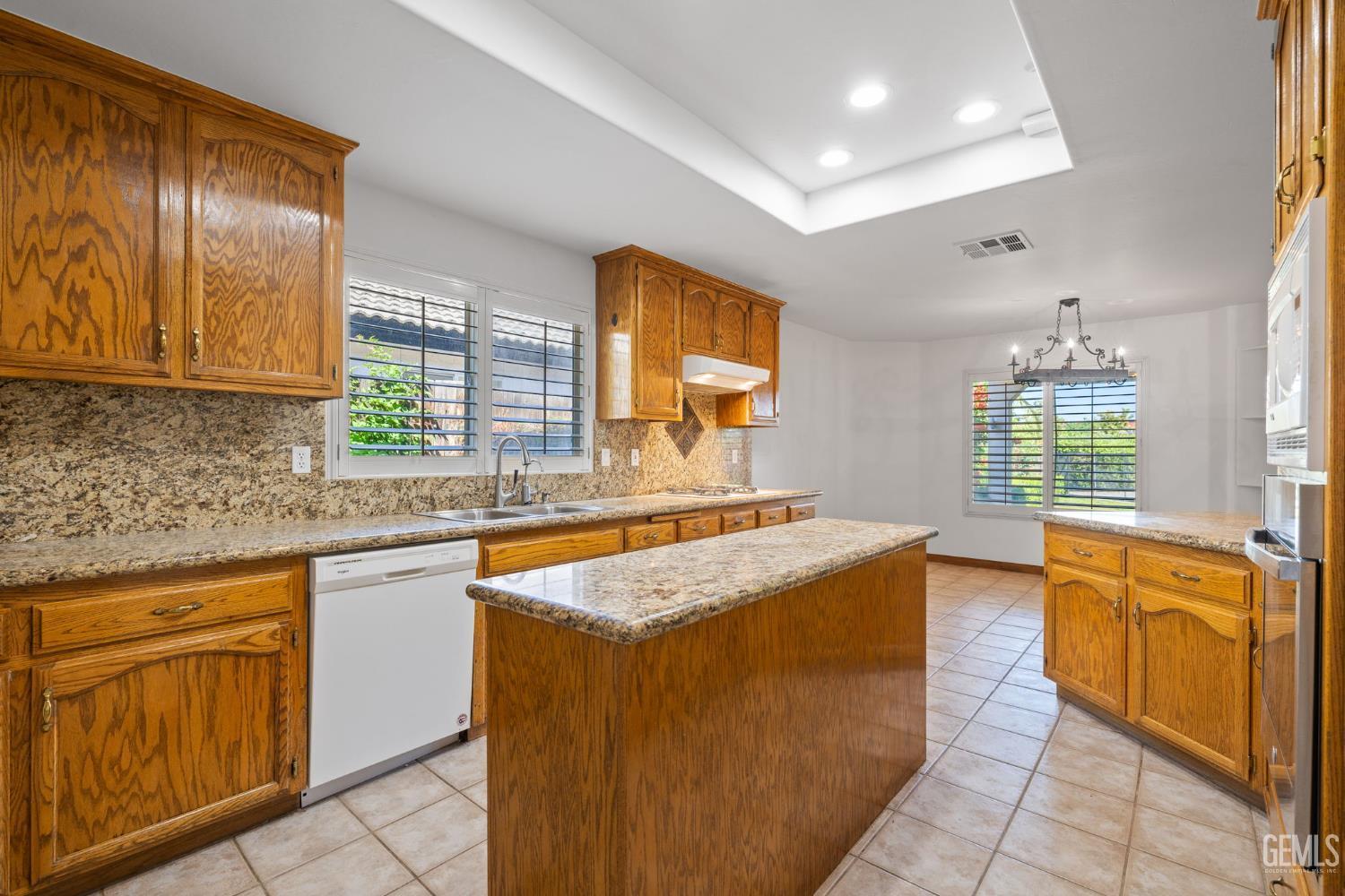 Bakersfield, California, 93311, United States, 5 Bedrooms Bedrooms, ,3 BathroomsBathrooms,Residential,For Sale,1941584