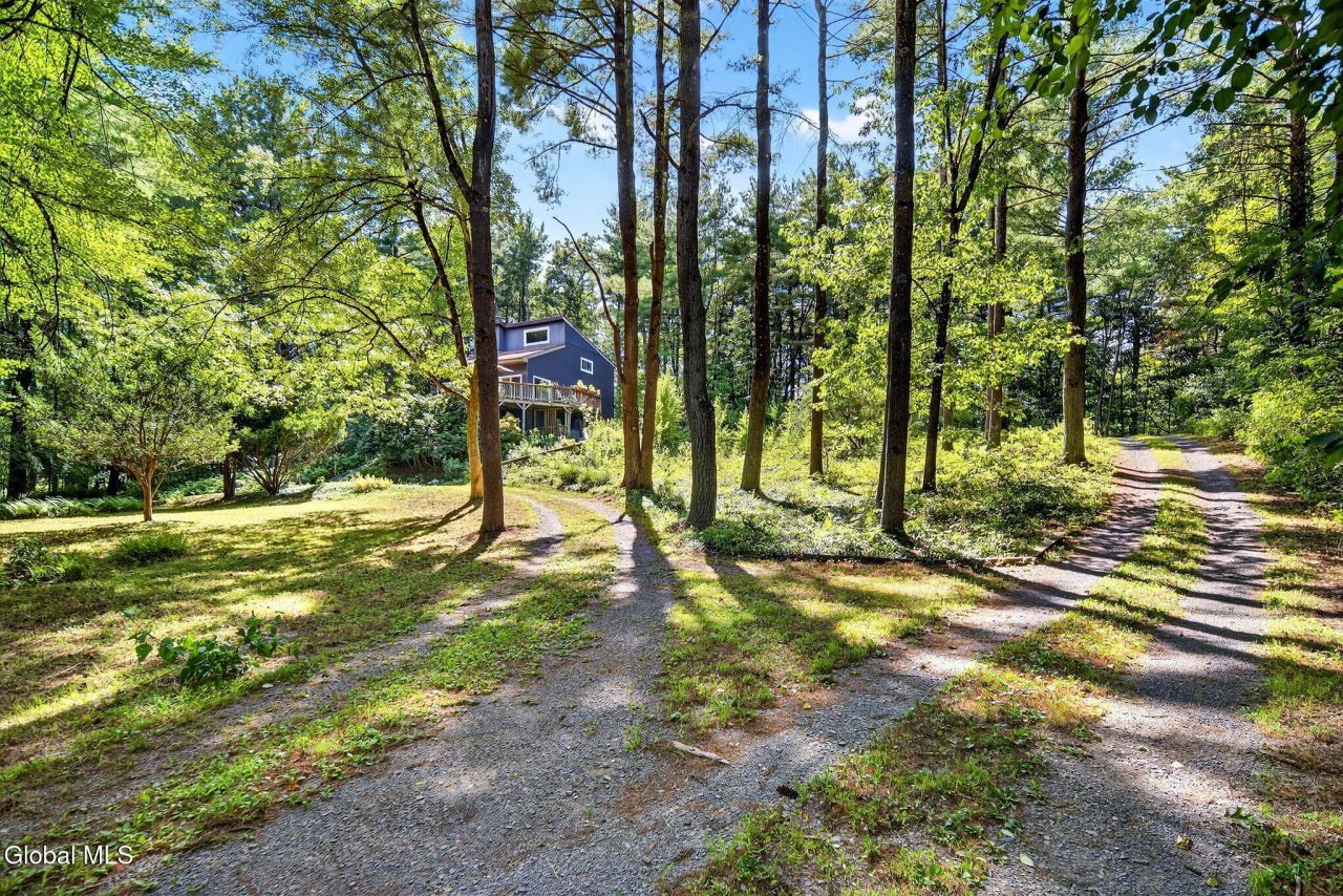 Valatie, New York, 12184, United States, 5 Bedrooms Bedrooms, ,3 BathroomsBathrooms,Residential,For Sale,1924980
