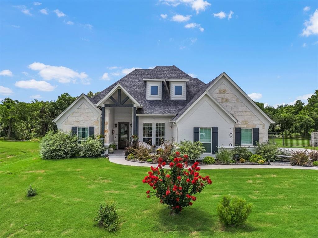 Springtown, Texas, 76082, United States, 3 Bedrooms Bedrooms, ,2 BathroomsBathrooms,Residential,For Sale,1943029
