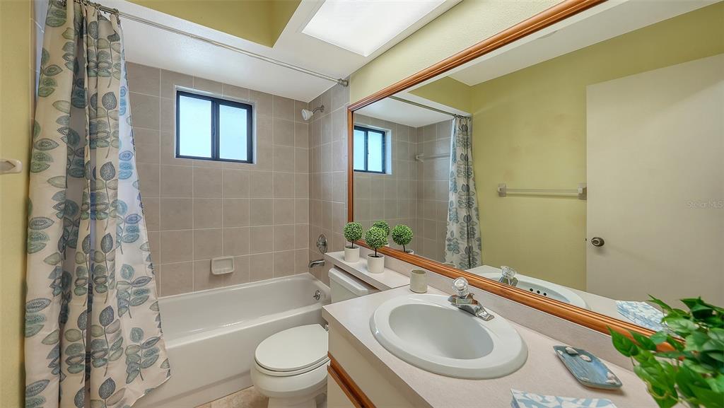 Bradenton, Florida, 34209, United States, 3 Bedrooms Bedrooms, ,2 BathroomsBathrooms,Residential,For Sale,2001818